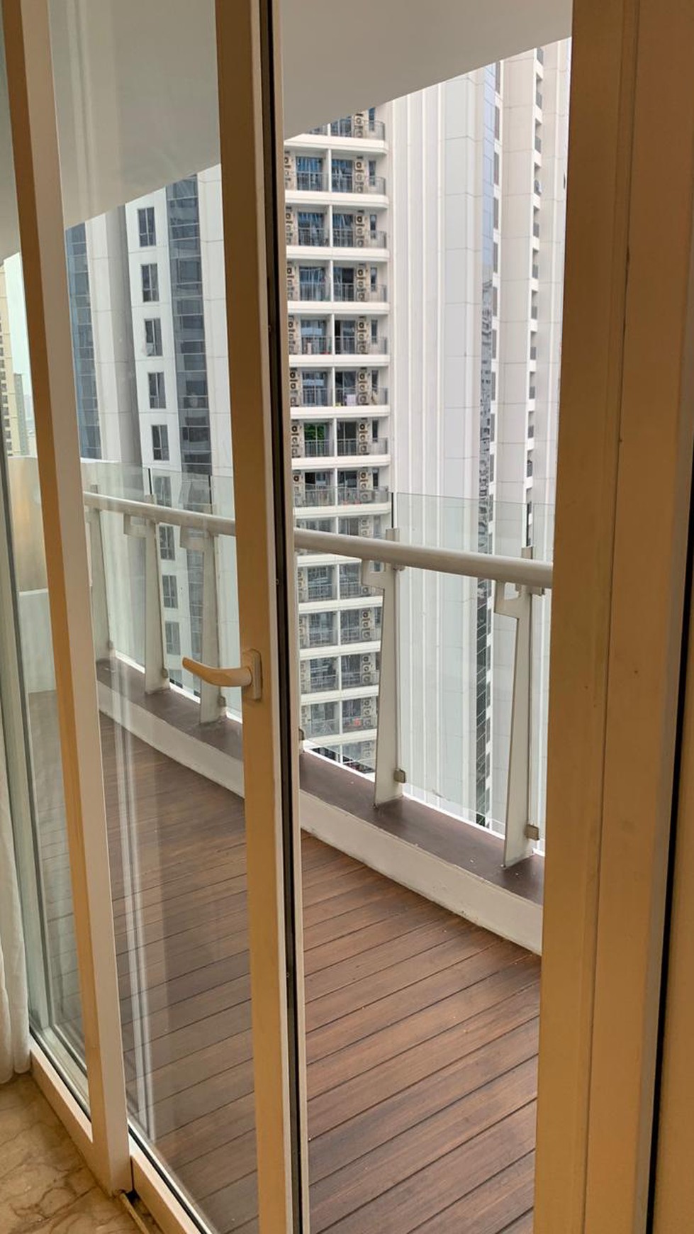 Apartemen Dijual & Sewa Royale Springhill Twr Bulgari