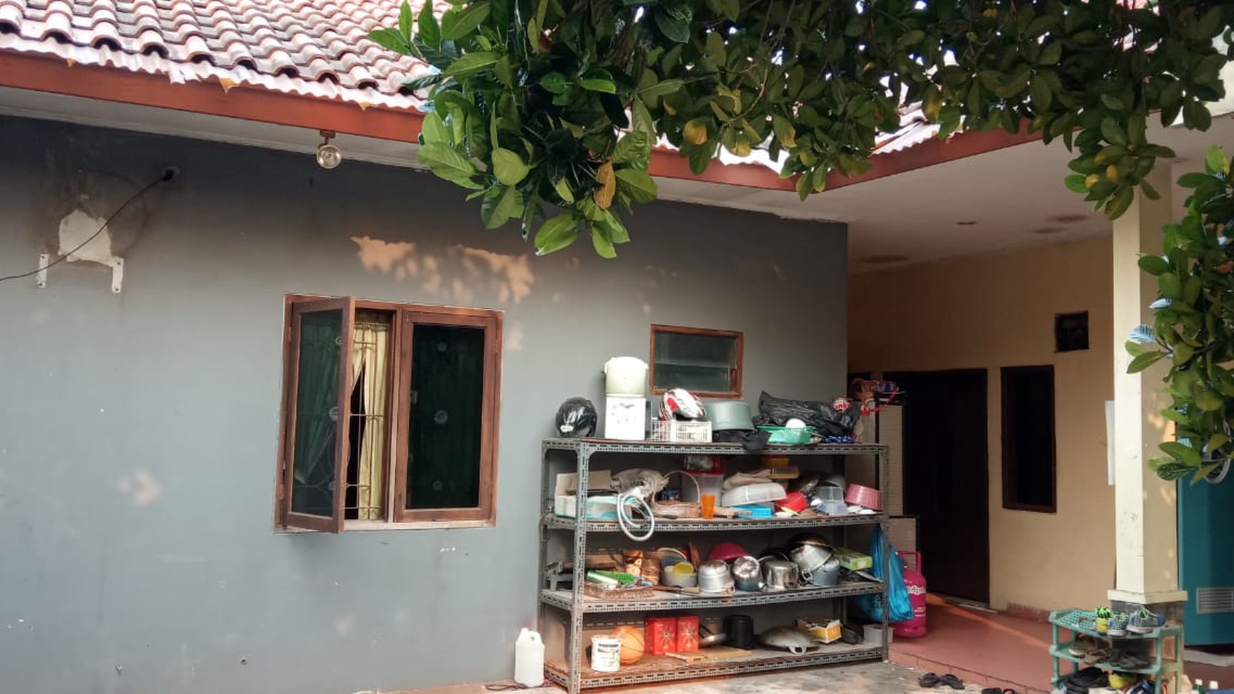 Rumah Siap Huni, Halaman Luas, dan Kawasan Asri @Gelatik, Ciputat