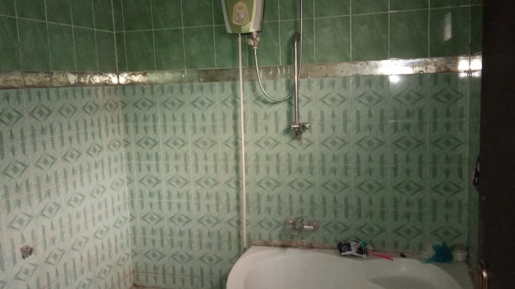 Rumah Siap Huni, Halaman Luas, dan Kawasan Asri @Gelatik, Ciputat