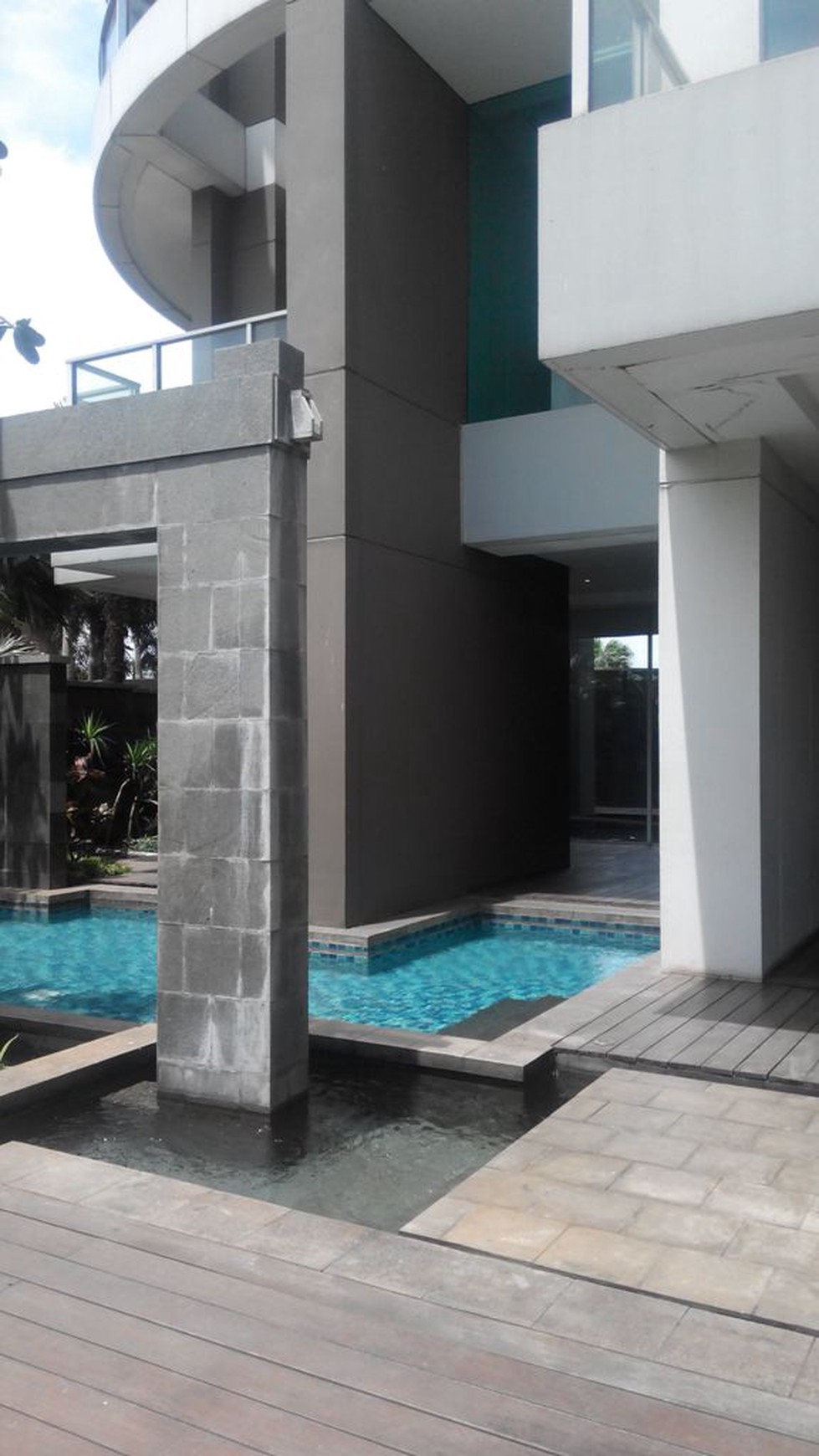 Apartemen Lux di kemang jakarta