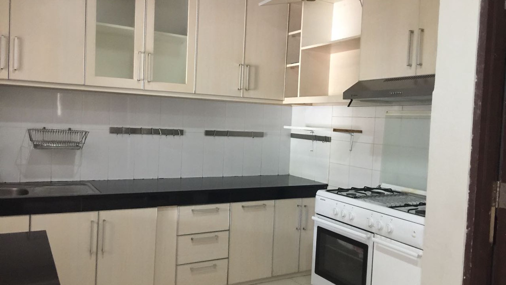 Rumah Siap Huni, Lokasi Strategis, Hunian Nyaman dan Asri @Kebayoran Villas Bintaro