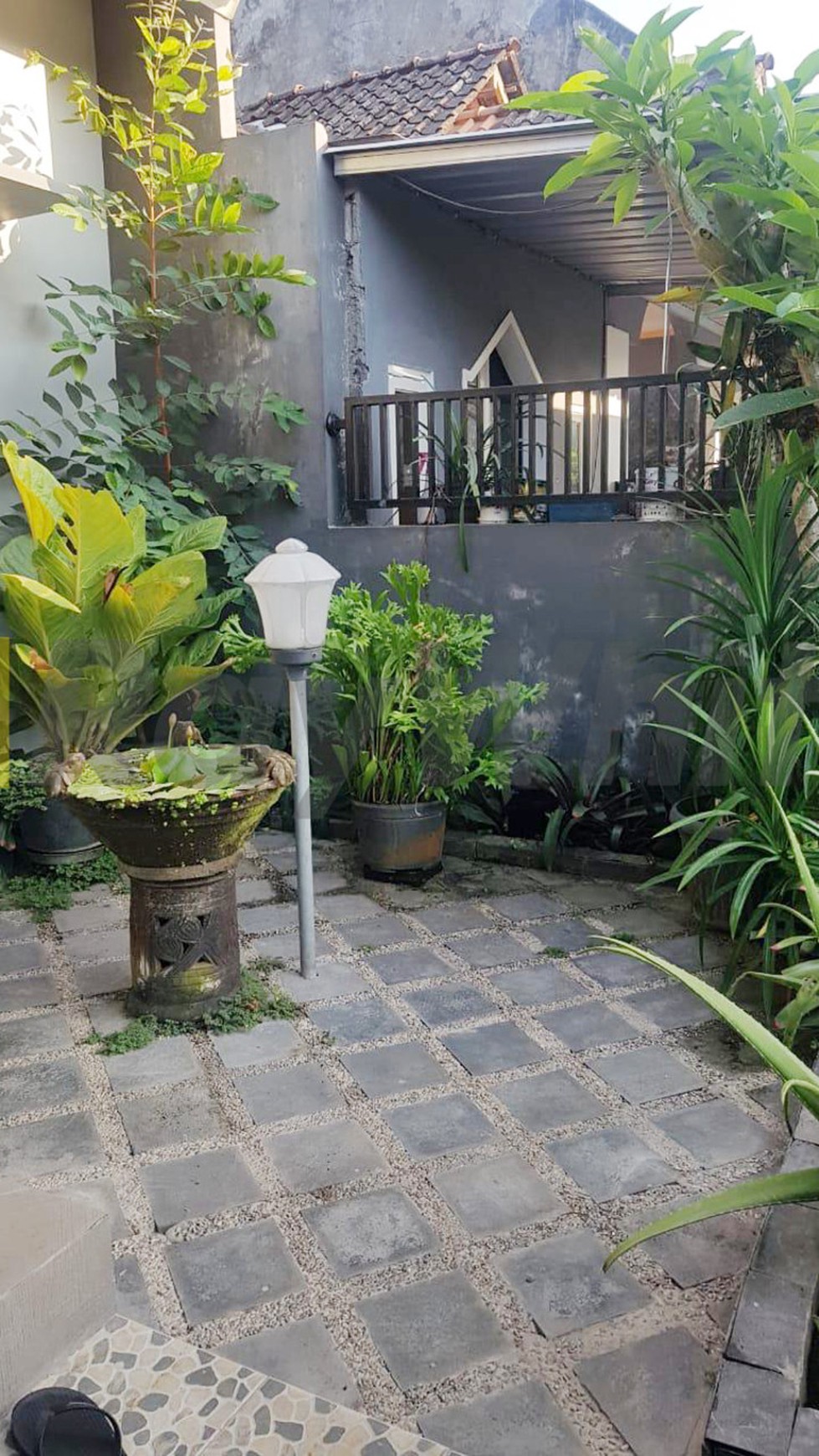 RUMAH MINIMALIS+FURNITURE DI SAMBIROTO DEKAT JL RAYA TAJEM.