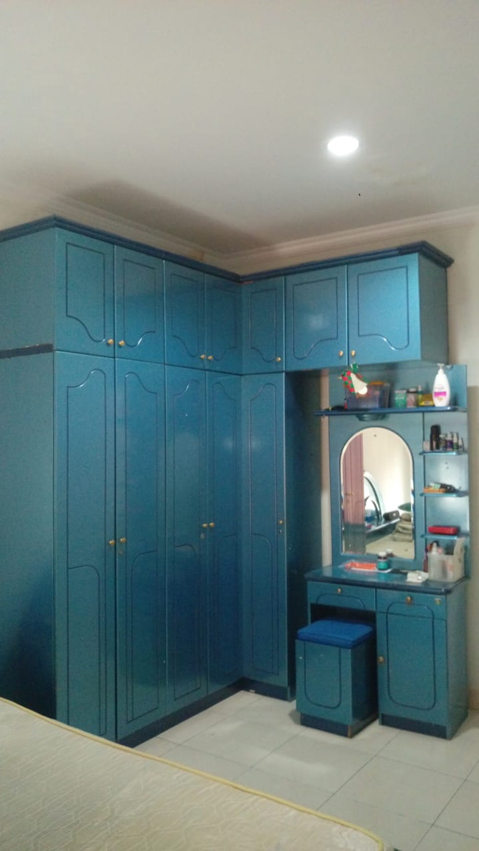Rumah 3 Lantai ,Semi Furnished, Lokasi Strategis di Pluit Jakarta Utara