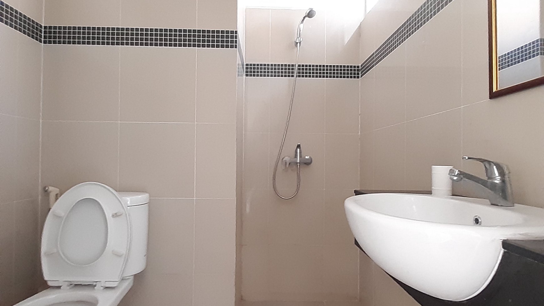 Rumah Cantiq Minimalis  luas 180 m harga 70Jt nego sampai DEAL