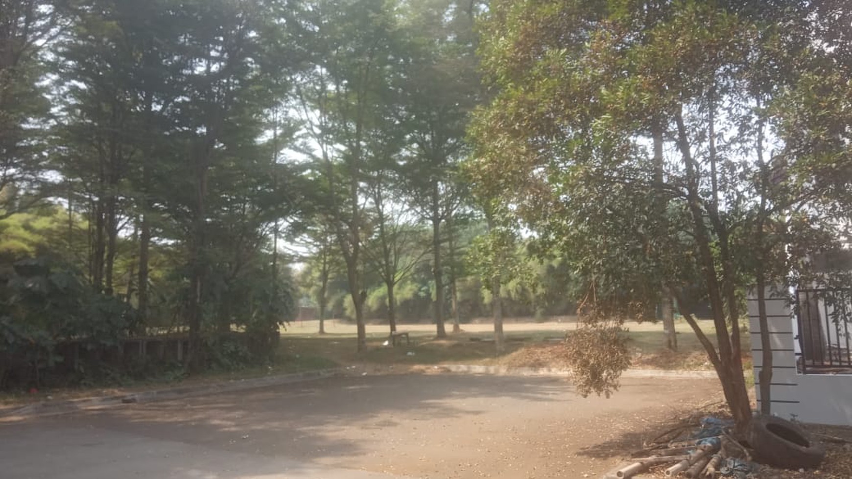 Gudang taman tekno parkir luas