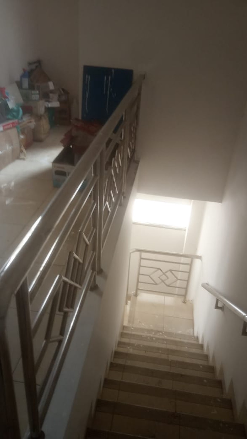 Gudang taman tekno parkir luas