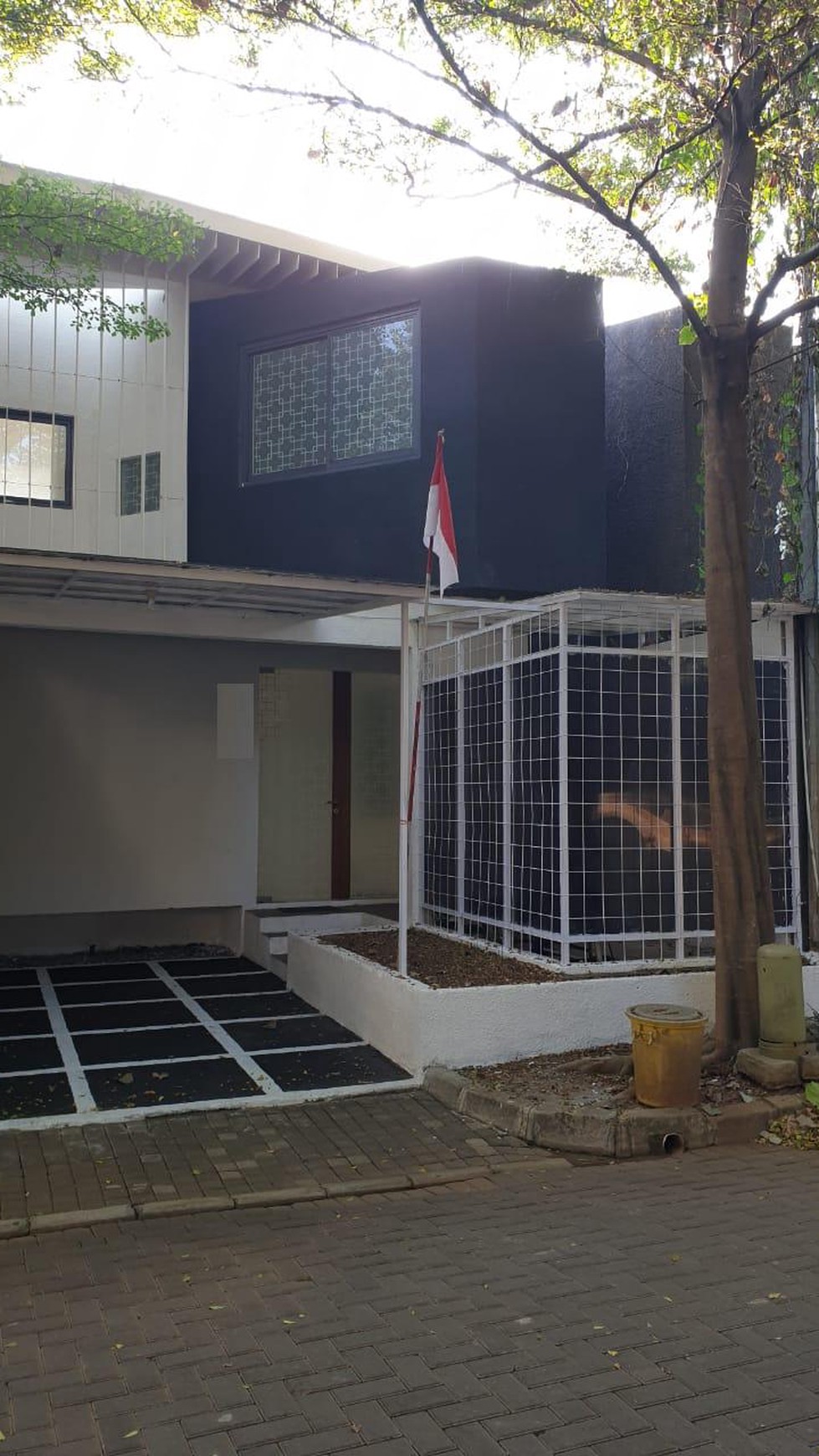 Rumah Mewah,dalam ruangan bersih di Pesanggrahan Jakarta Selatan