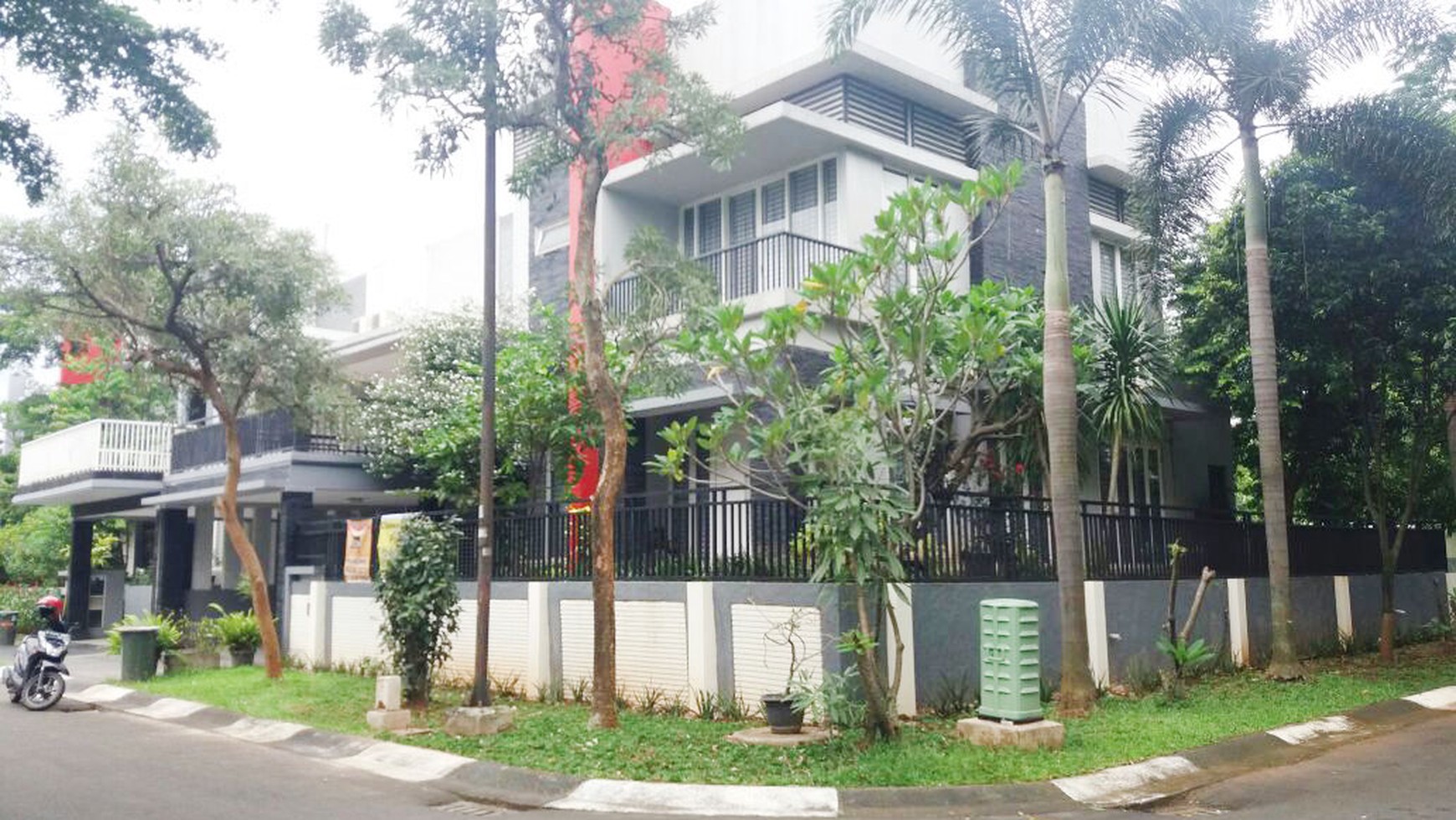 Rumah Nyaman dan Siap Huni di Kawasan Elit Cluster Kebayoran, Bintaro