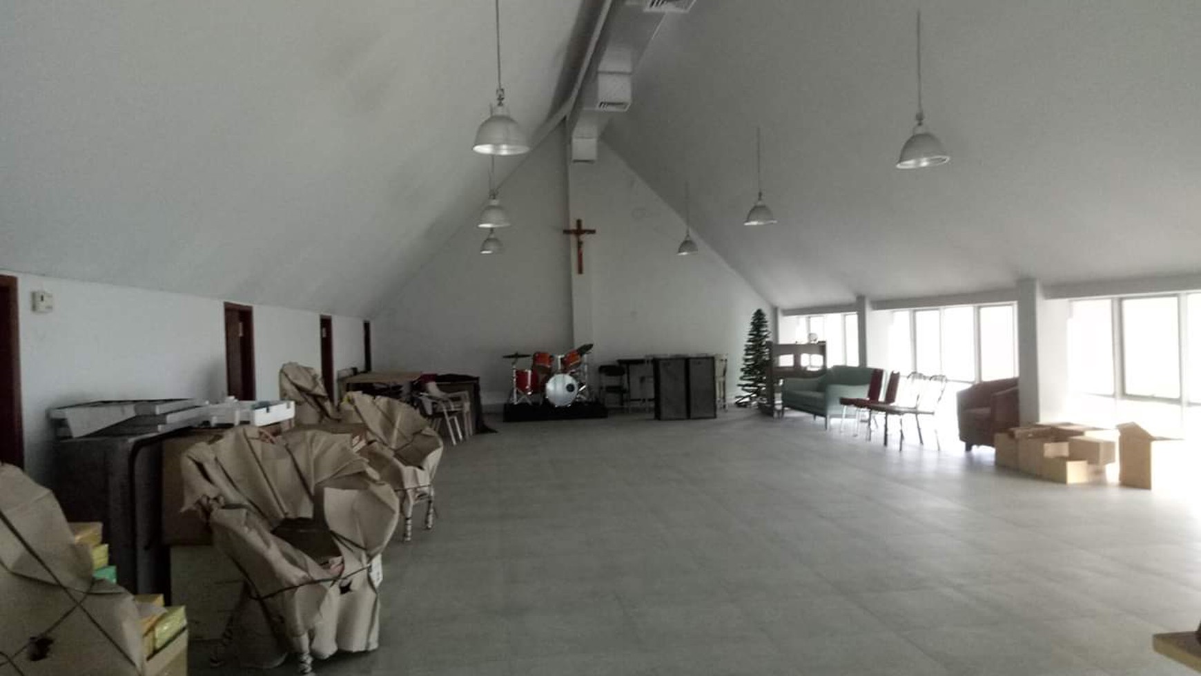 Rumah Siap huni ,ada belakang cocok buat perkantoran di veteran jakarta selatan