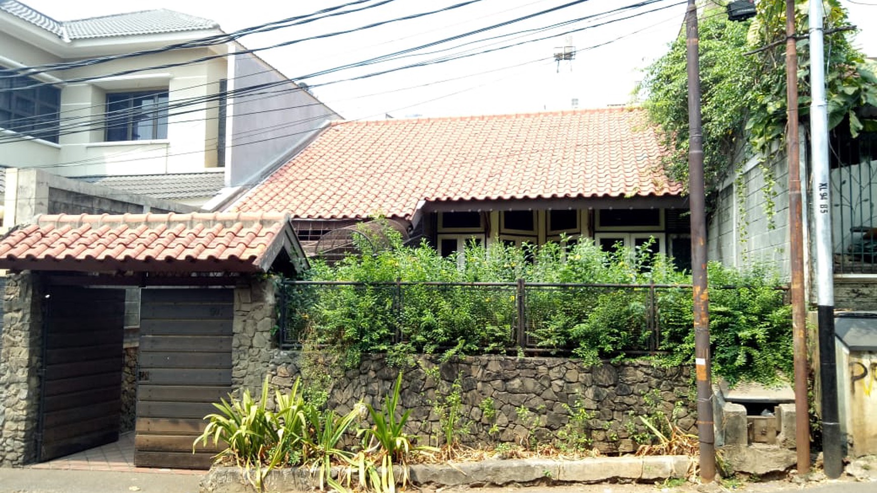 Rumah Hitung Tanah, Hunian Nyaman dan Lokasi Strategis @JL KPBD, Keb-Lama