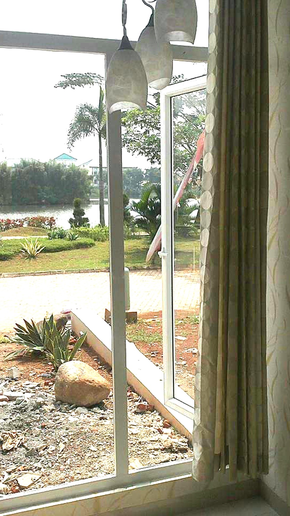 Rumah Minimalis, Hunian Nyaman, dan Strategis @Lake Wood Ciputat