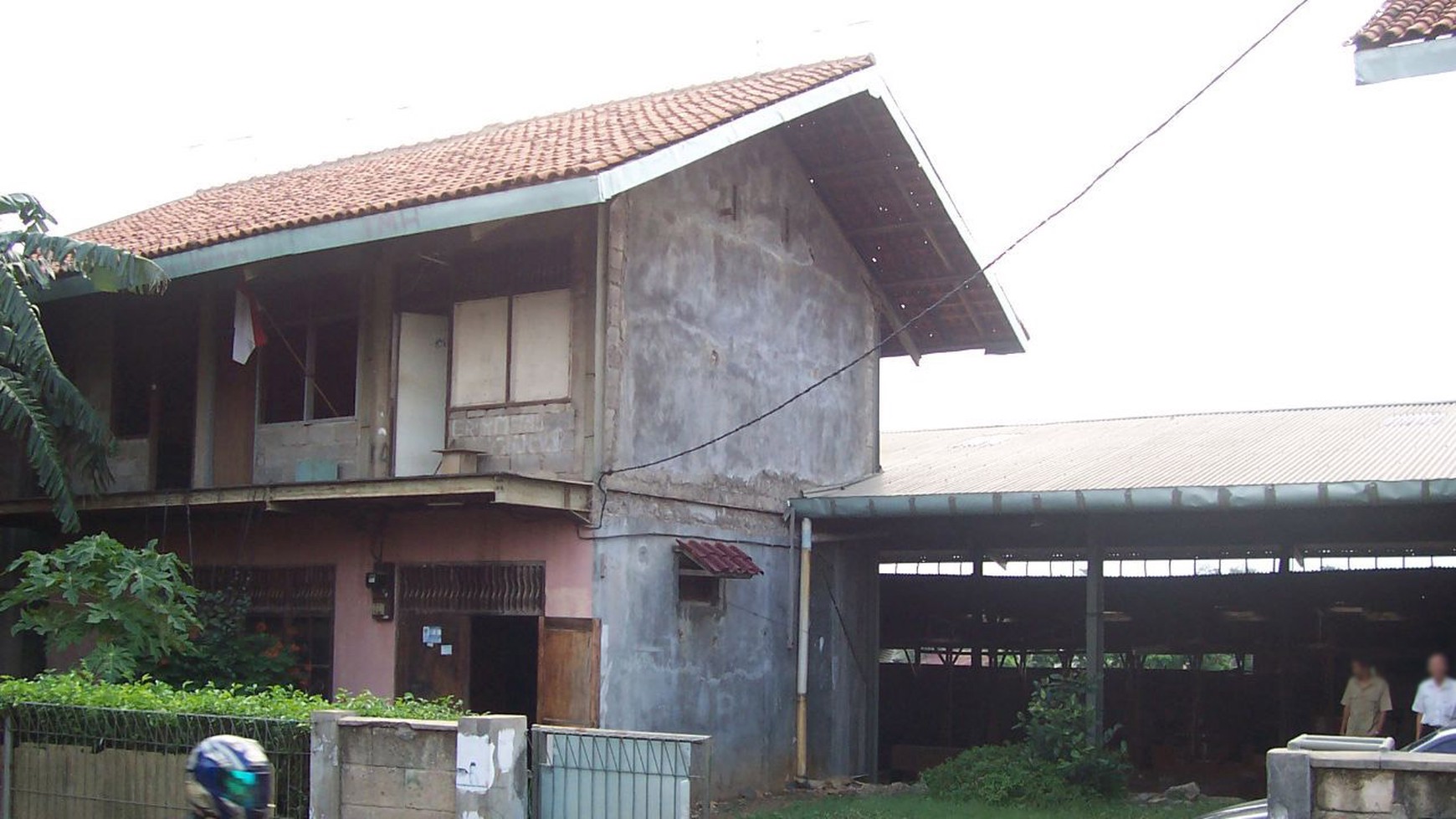 Rumah Untuk Usaha Jual Hitung Tanah di Jalan Utama Pesantren Jurangmangu Pondok Aren