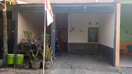 Rumah jalan mutiara gresik