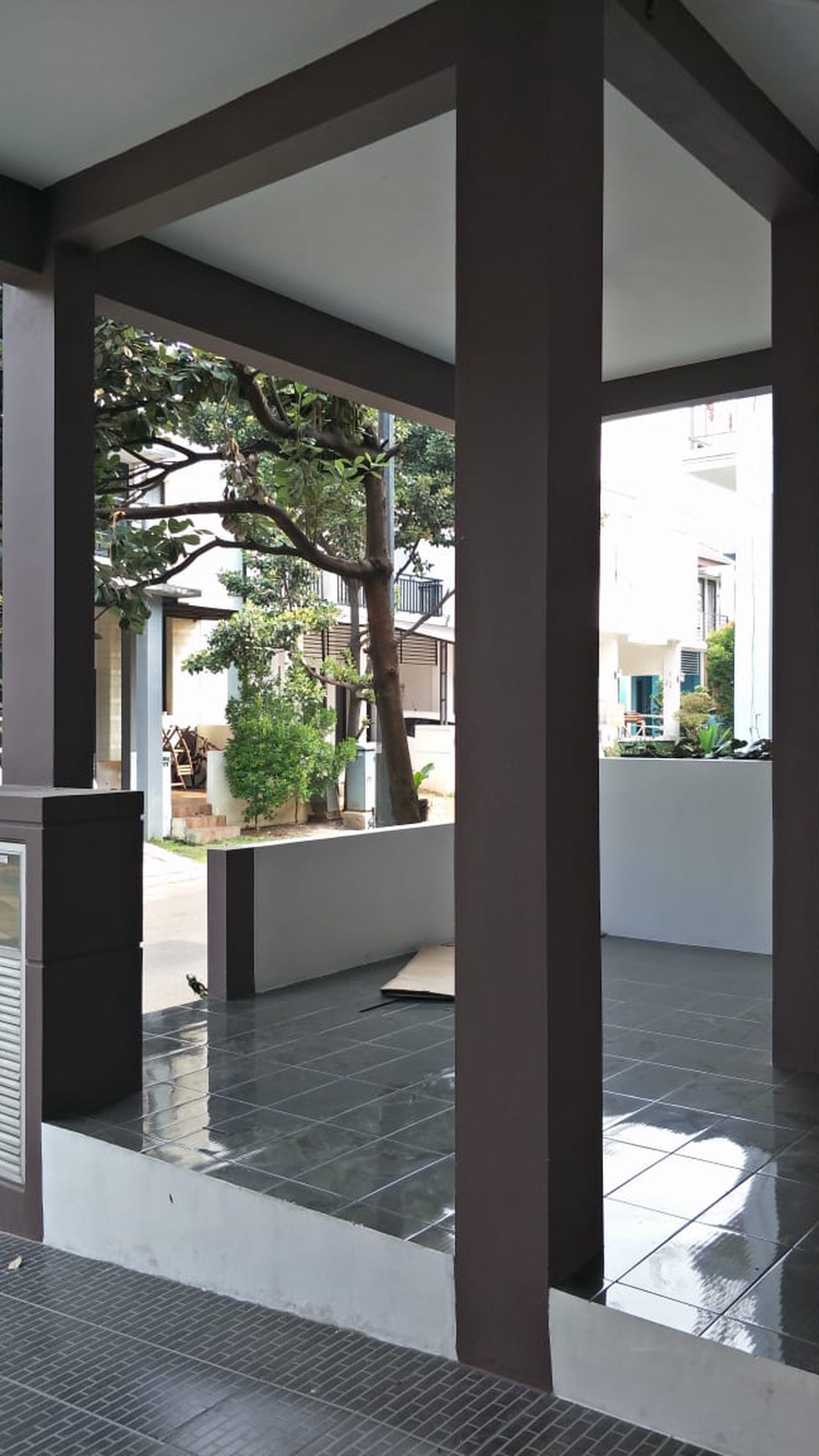 Rumah Siap Huni, Hunian Asri dan Nyaman @Emerald Terrace, Bintaro