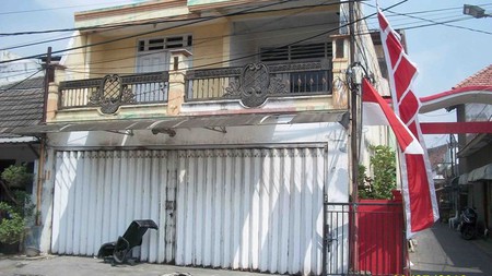 Jual Rumah untuk Usaha 2 Lantai, uk. 7 x 10,20 M, Lokasi Nol Jalan, Strategis, dekat Pasar, ada Toko & Kos2an