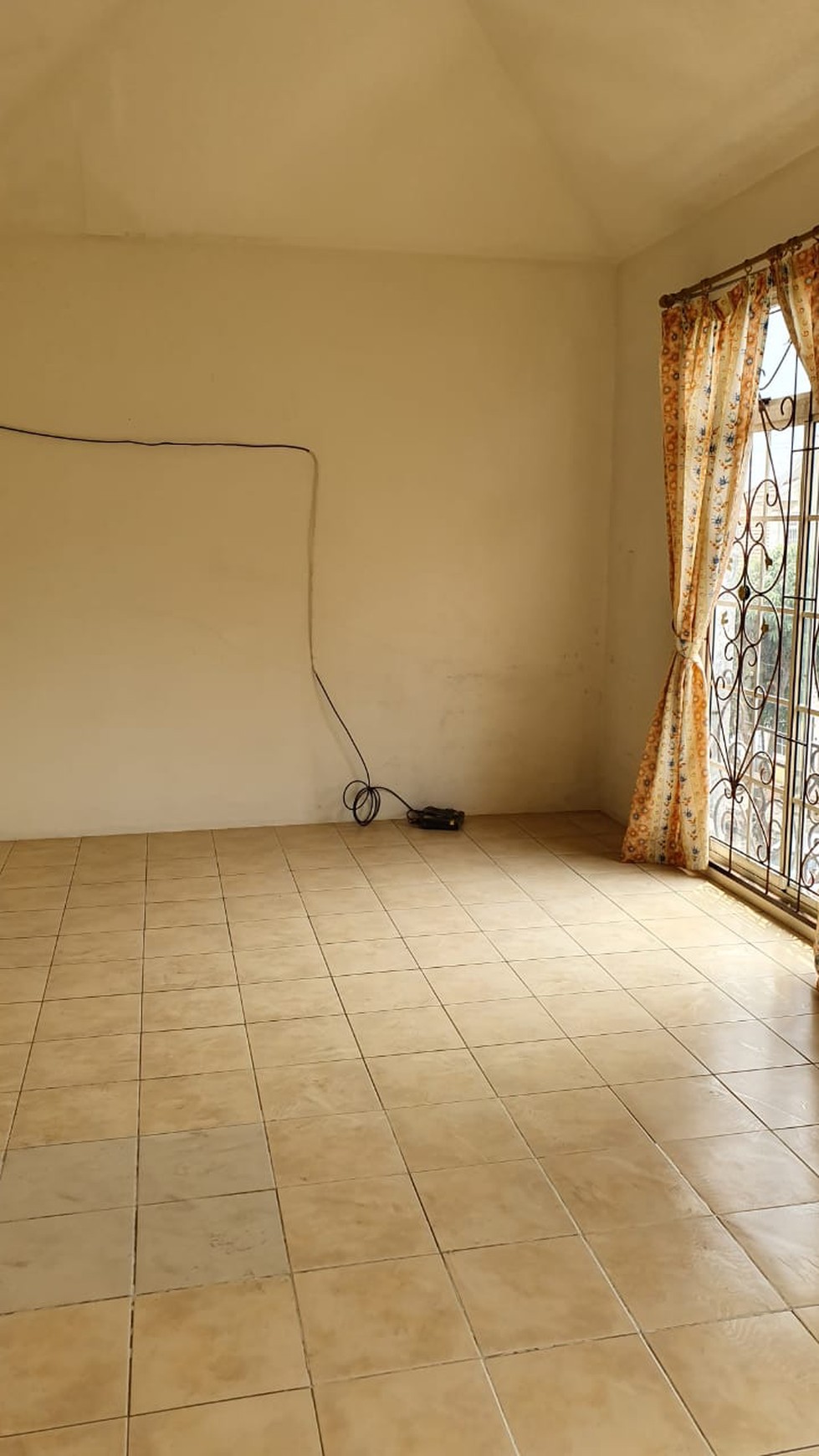 Townhouse Taman Paris 3 Lippo Karawaci