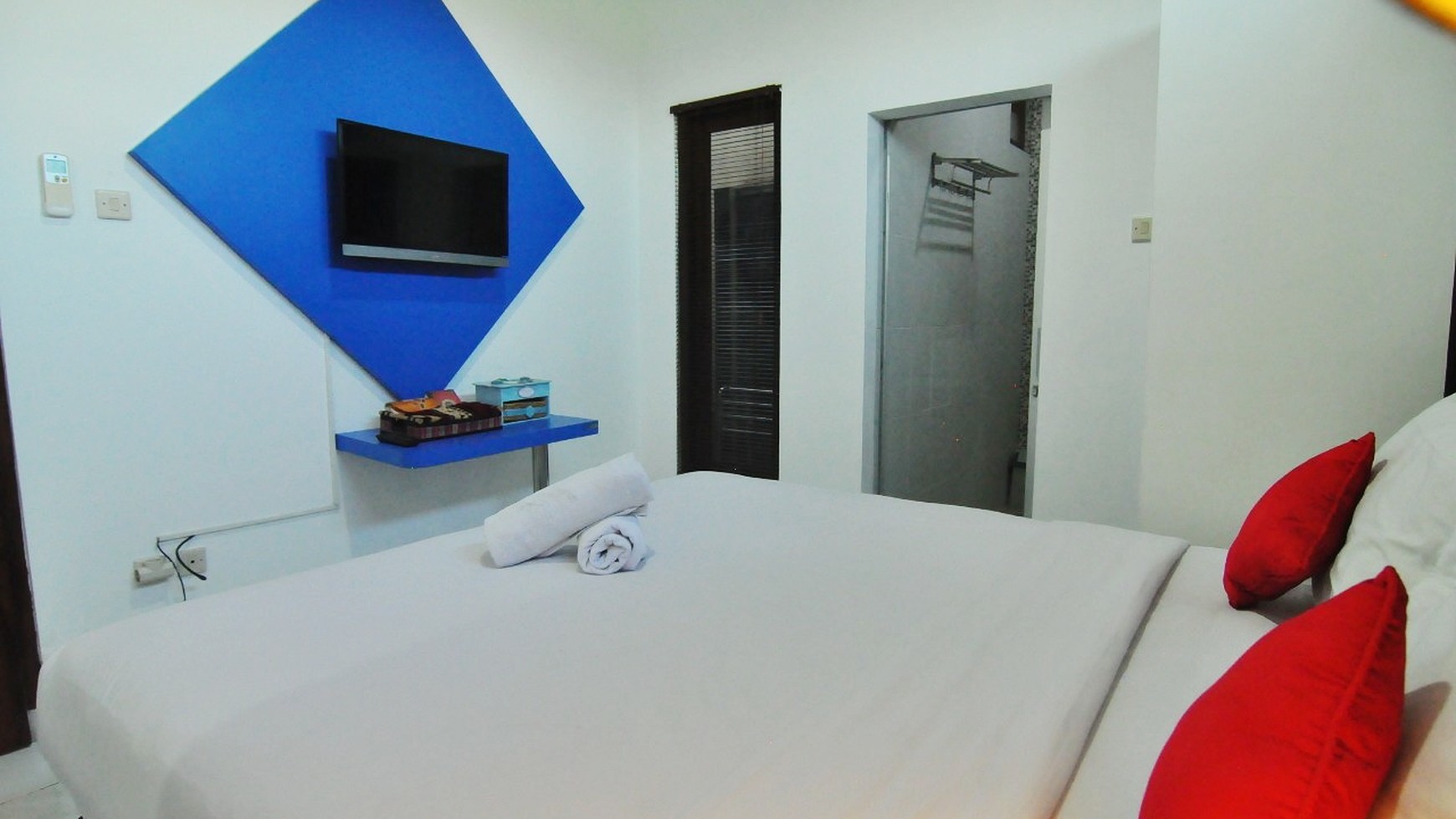 GUEST HOUSE PEMANDANGAN SAWAH,DEKAT AMBARUKMO PLAZA, BANDARA