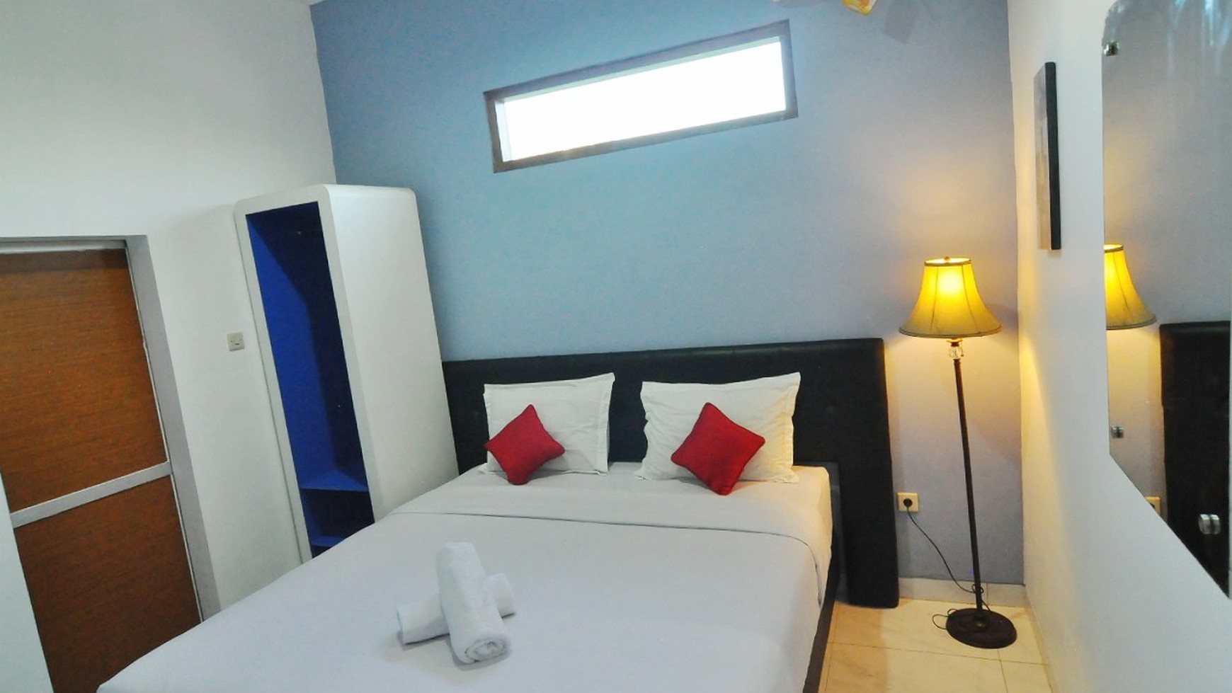 GUEST HOUSE PEMANDANGAN SAWAH,DEKAT AMBARUKMO PLAZA, BANDARA
