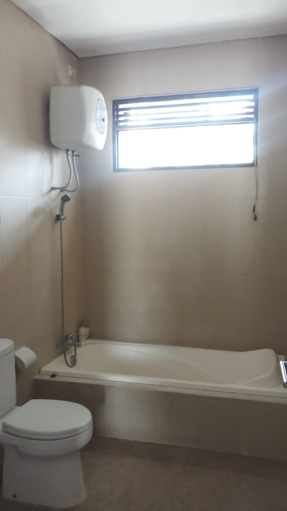Rumah 4 Kamar di Grand Sharon, Margacinta, soekarno Hatta