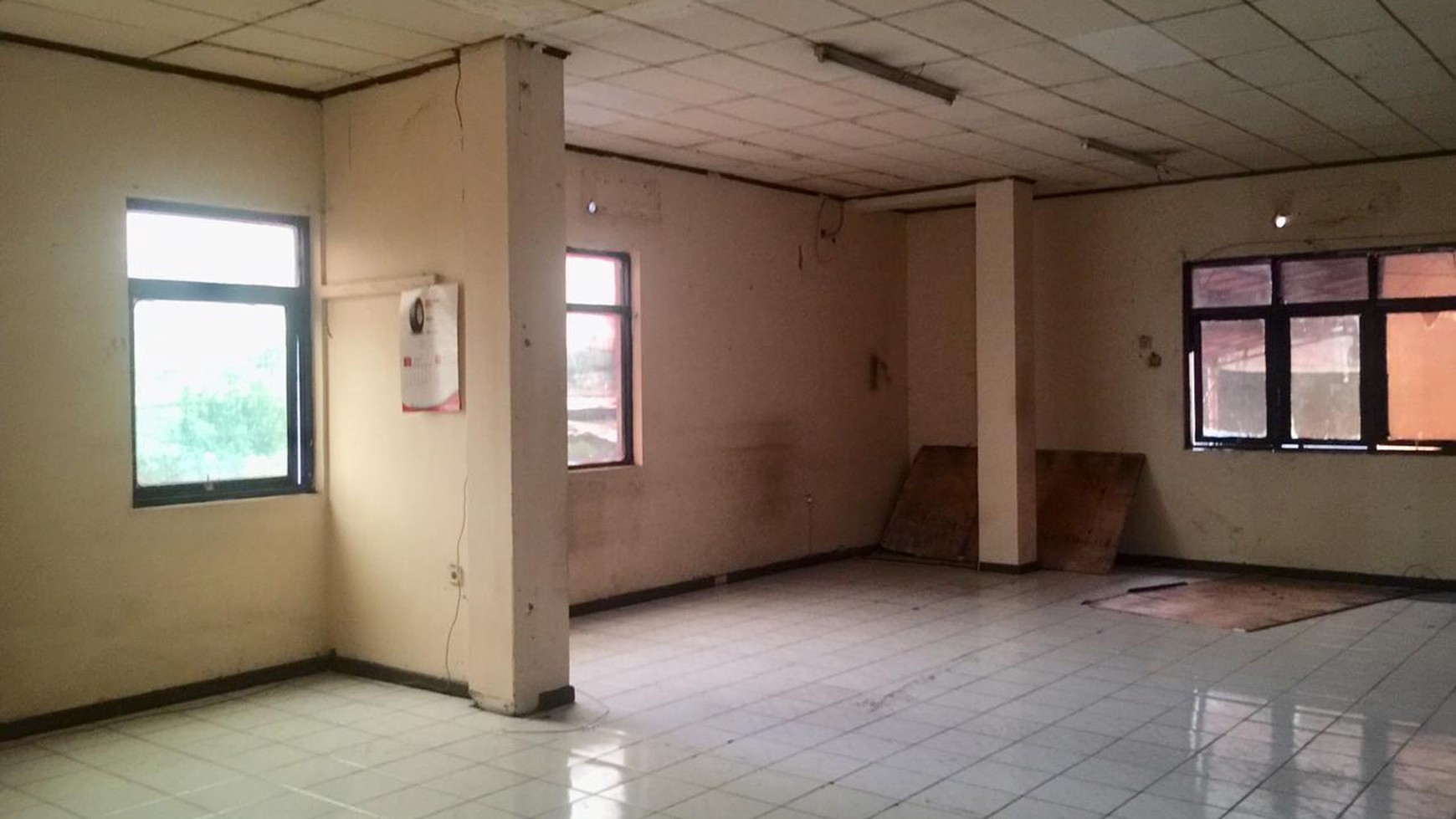 DISEWA - Gudang Strategis di Jl. Cut Mutia Bekasi
