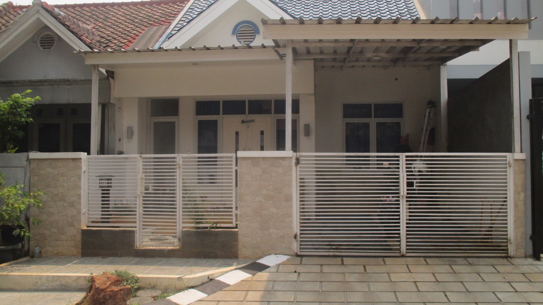 Dijual Rumah FULL RENOVASI, Murah, BU, bagus banget, rapih, nyaman, terawat, strategis siap huni, Villa Serpong Serpong Tangerang Banten