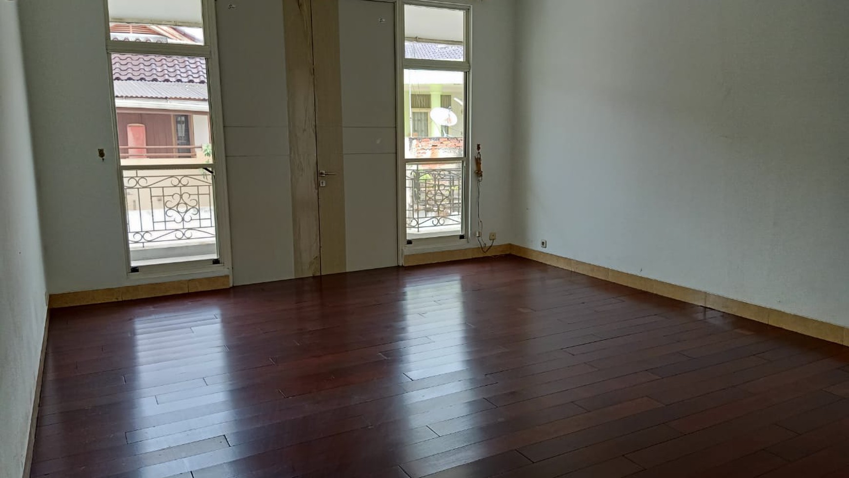 Rumah di JL. Gn. Salak , Taman Bromo - Lippo karawaci