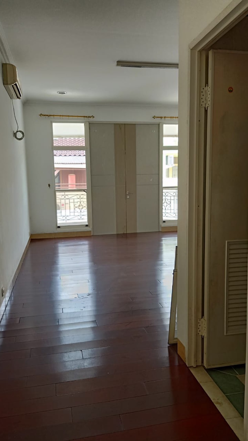 Rumah di JL. Gn. Salak , Taman Bromo - Lippo karawaci