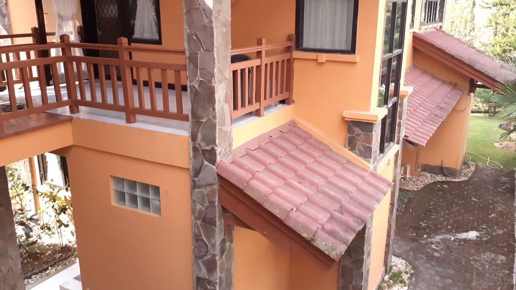 Rumah Villa Grand Whiz Trawas Mojokerto