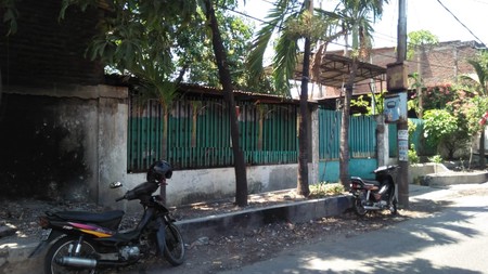 Gudang dijual petemon surabaya luas 2700an