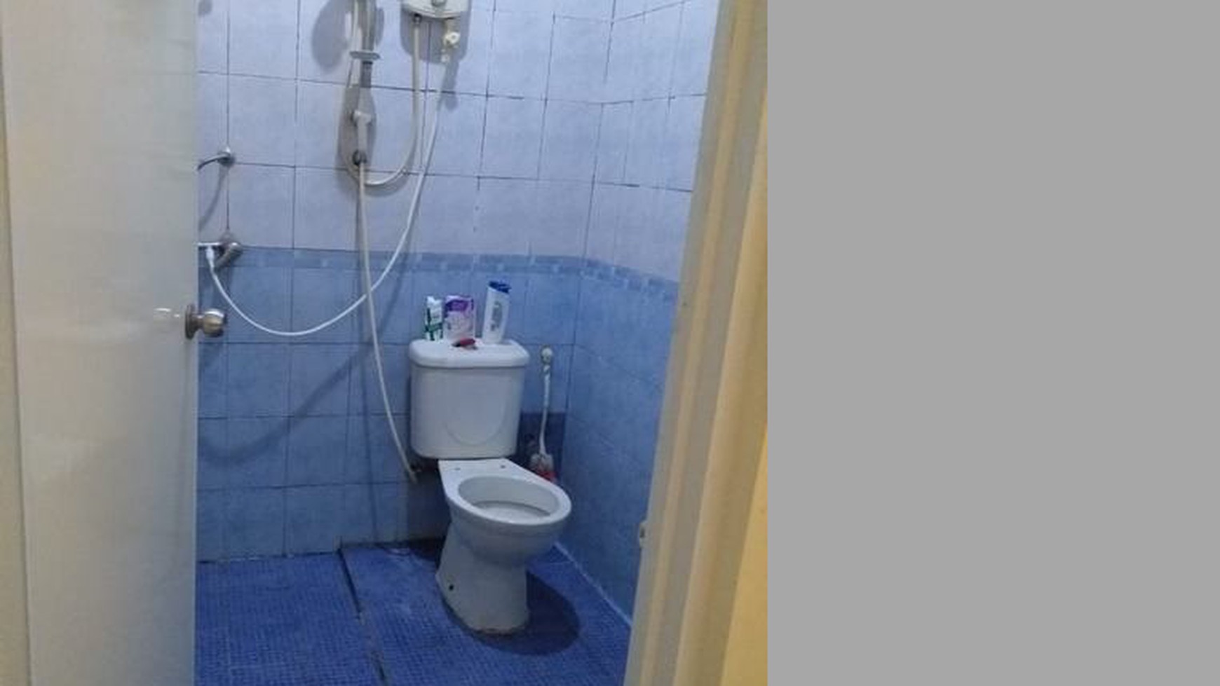 Dijual rumah harga miring,lokasi strategis di Villa Melati Mas Serpong Tangerang Banten.