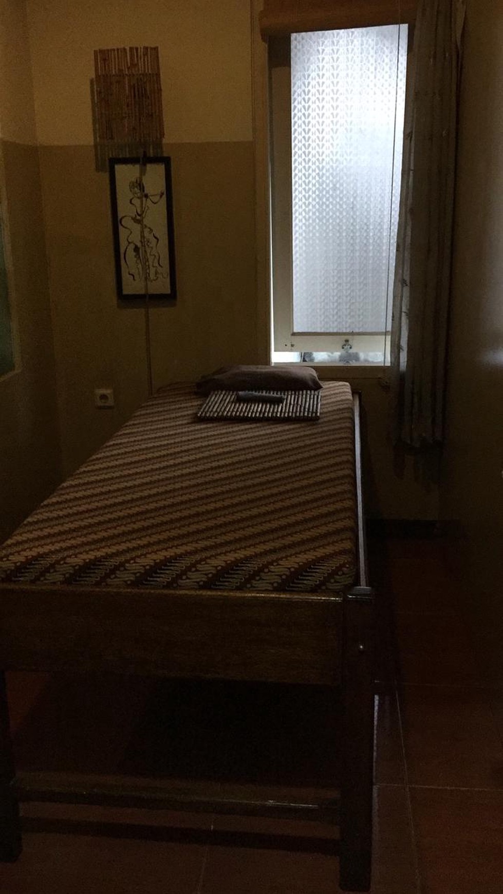 Rumah Siap Huni, Lokasi Pinggir Jalan Raya, dan Strategis @Bintaro