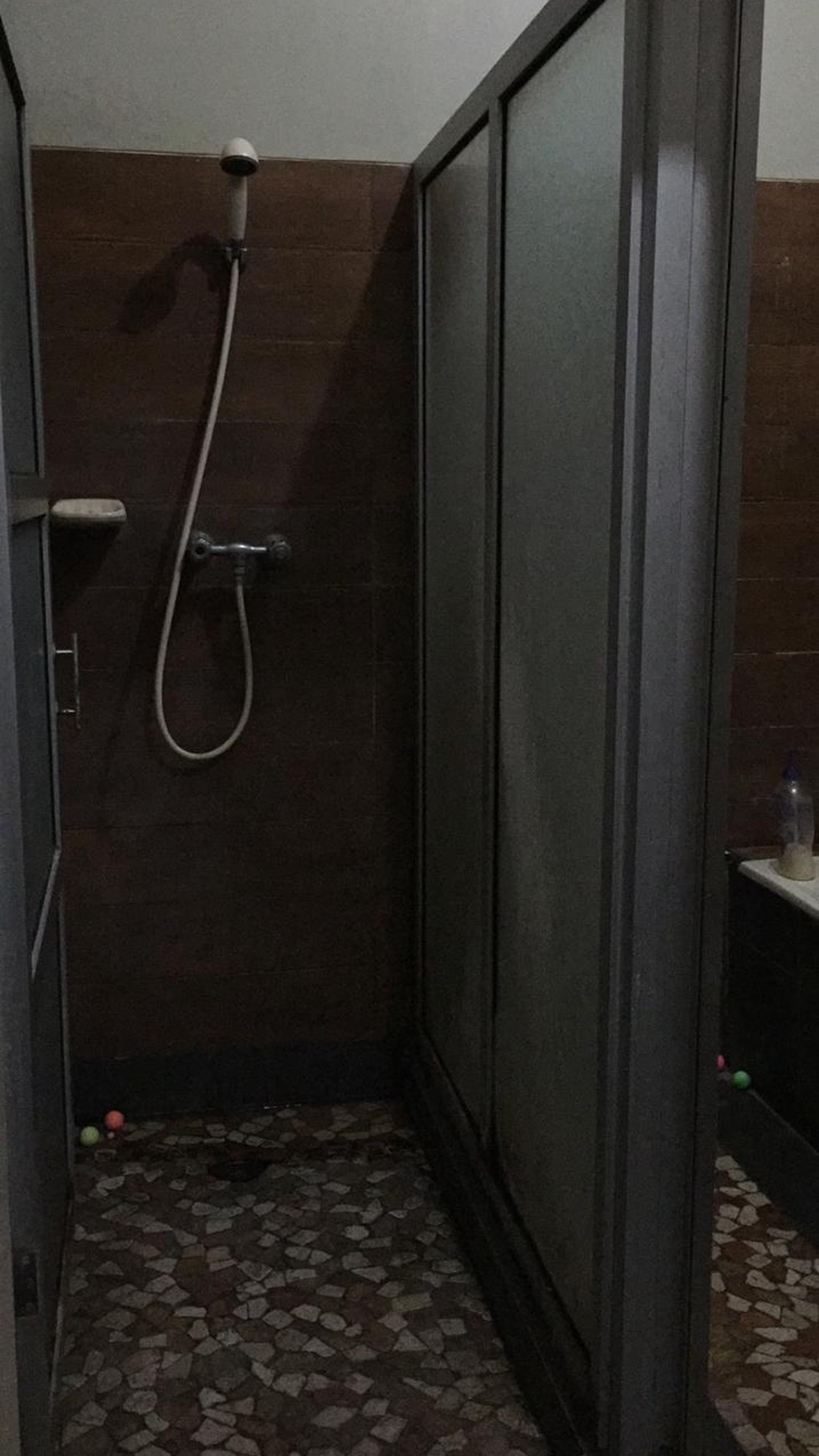 Rumah Siap Huni, Lokasi Pinggir Jalan Raya, dan Strategis @Bintaro