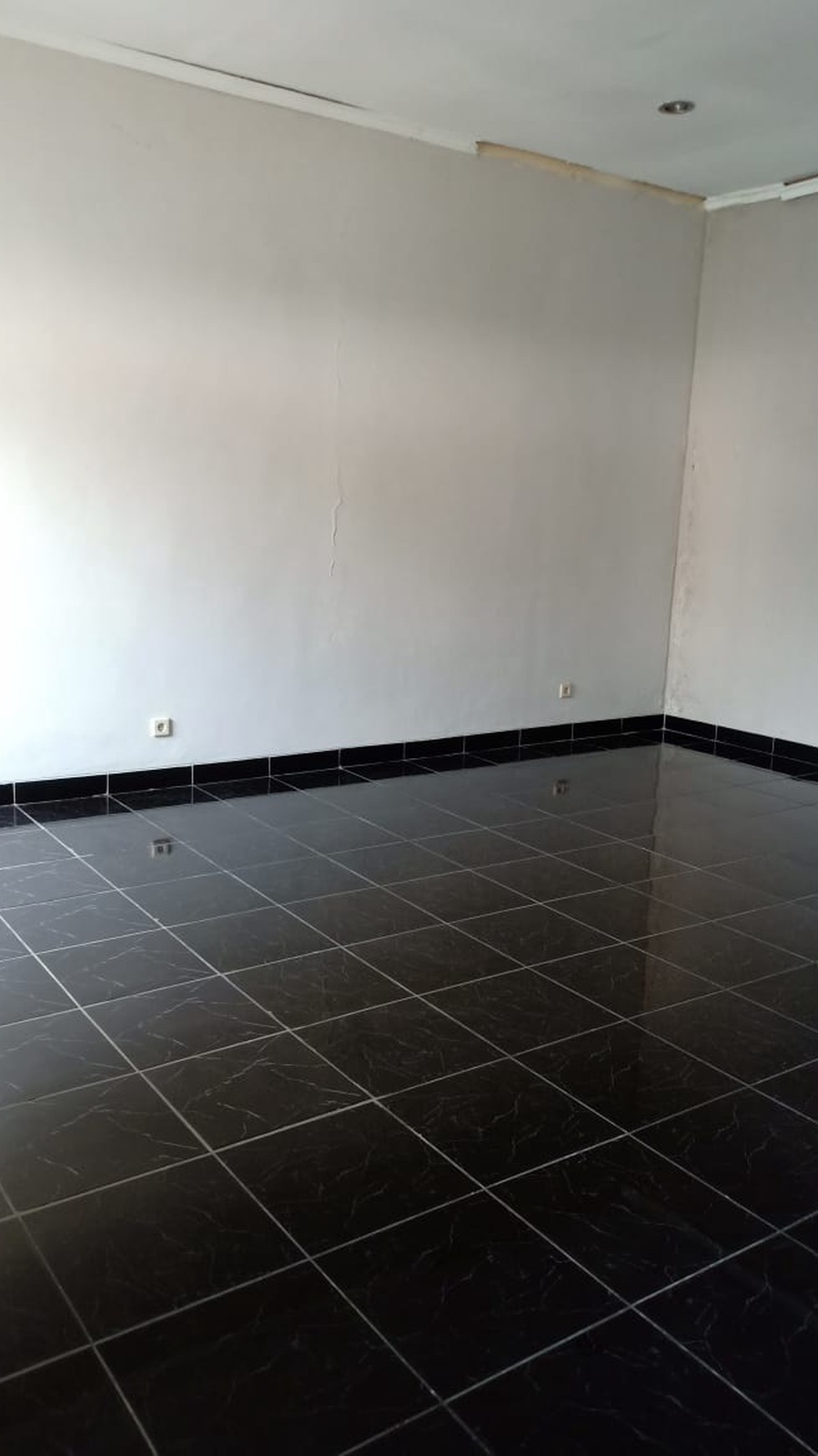 Rumah Siap Huni Baru Renov Total Di Cinere
