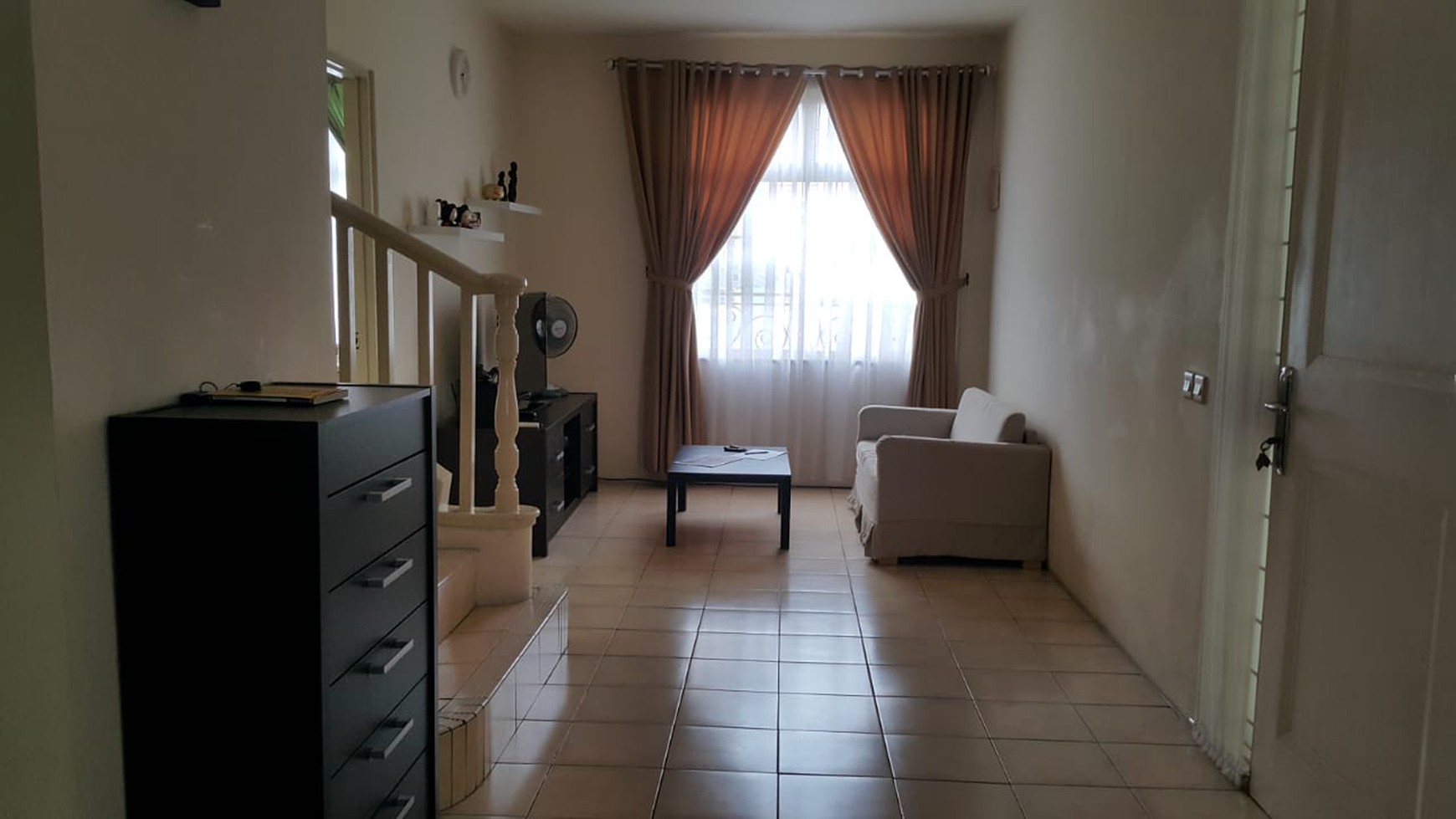 Townhouse di Taman Paris 1 Lippo Karawaci