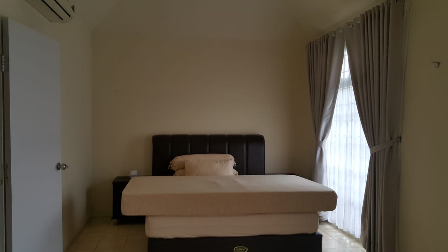 Townhouse di Taman Paris 1 Lippo Karawaci