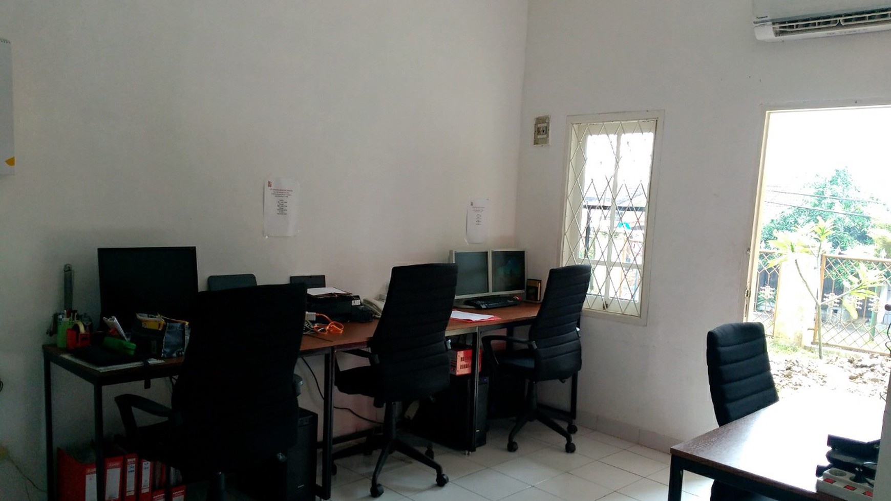 Rumah Dalam Komplek Posisi Hoek Di Pondok Cabe