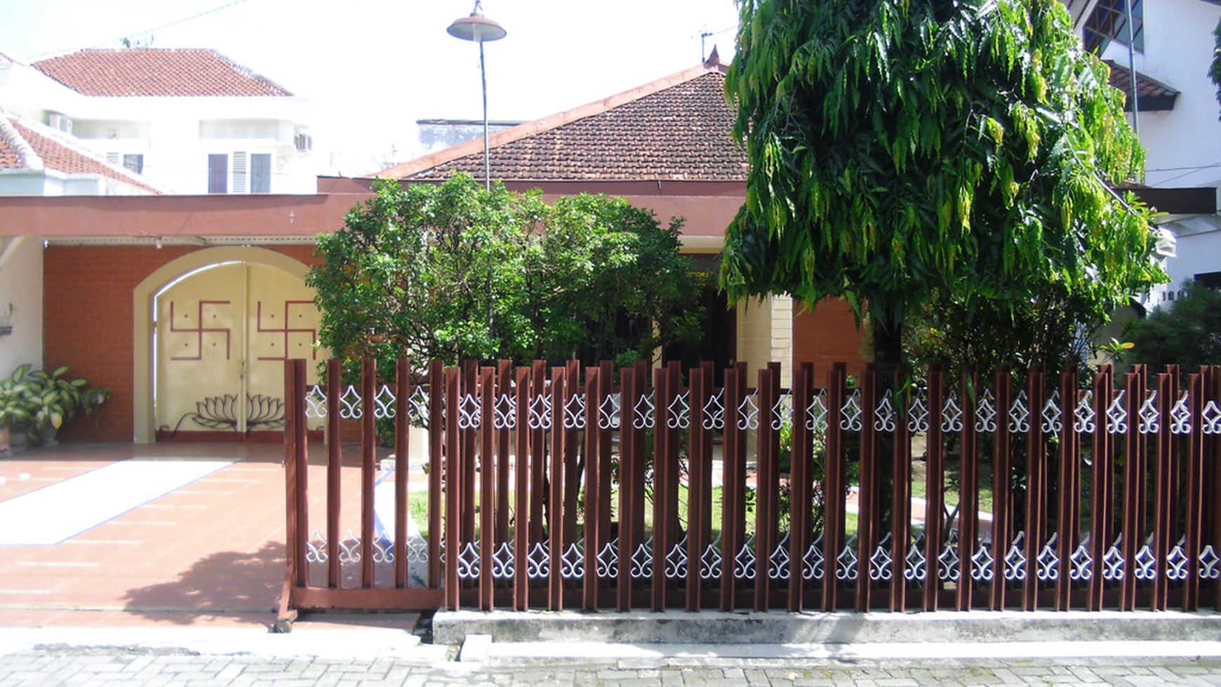 RUMAH STRATEGIS DI LINGKUNGAN UGM, POGUNG BARU, JL KALIURANG KM 5