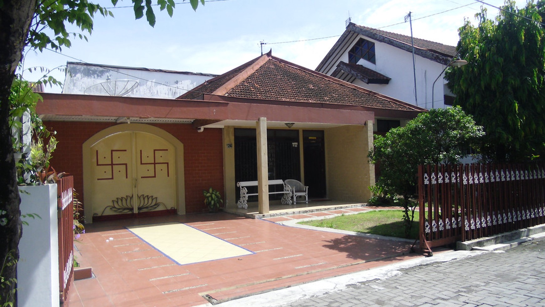 RUMAH STRATEGIS DI LINGKUNGAN UGM, POGUNG BARU, JL KALIURANG KM 5