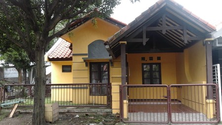 Rumah Puri Surya Jaya cluster Taman Paris Gedangan