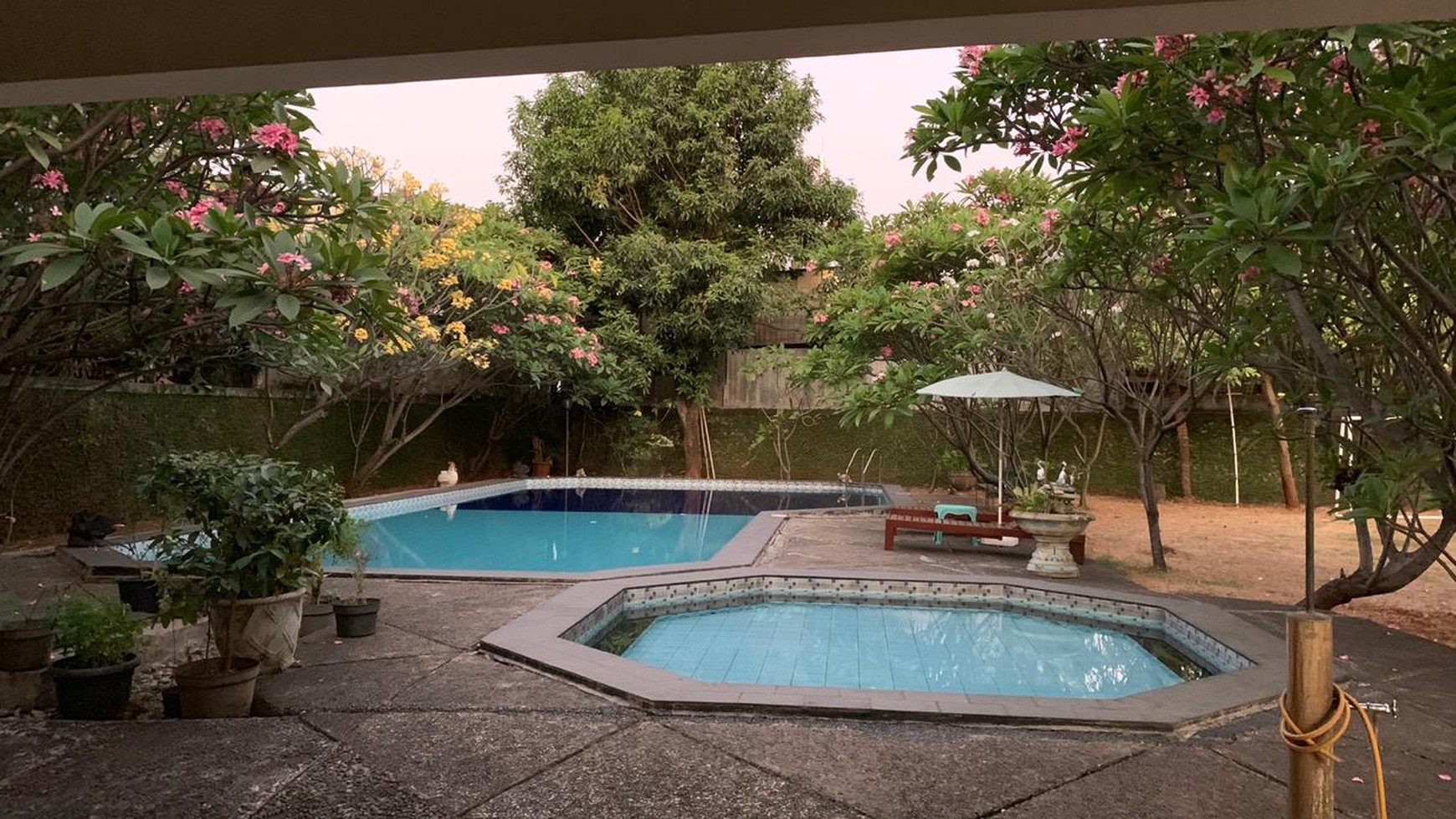 Disewa Rumah Cantik Asri Dalam Townhouse Pejaten Raya