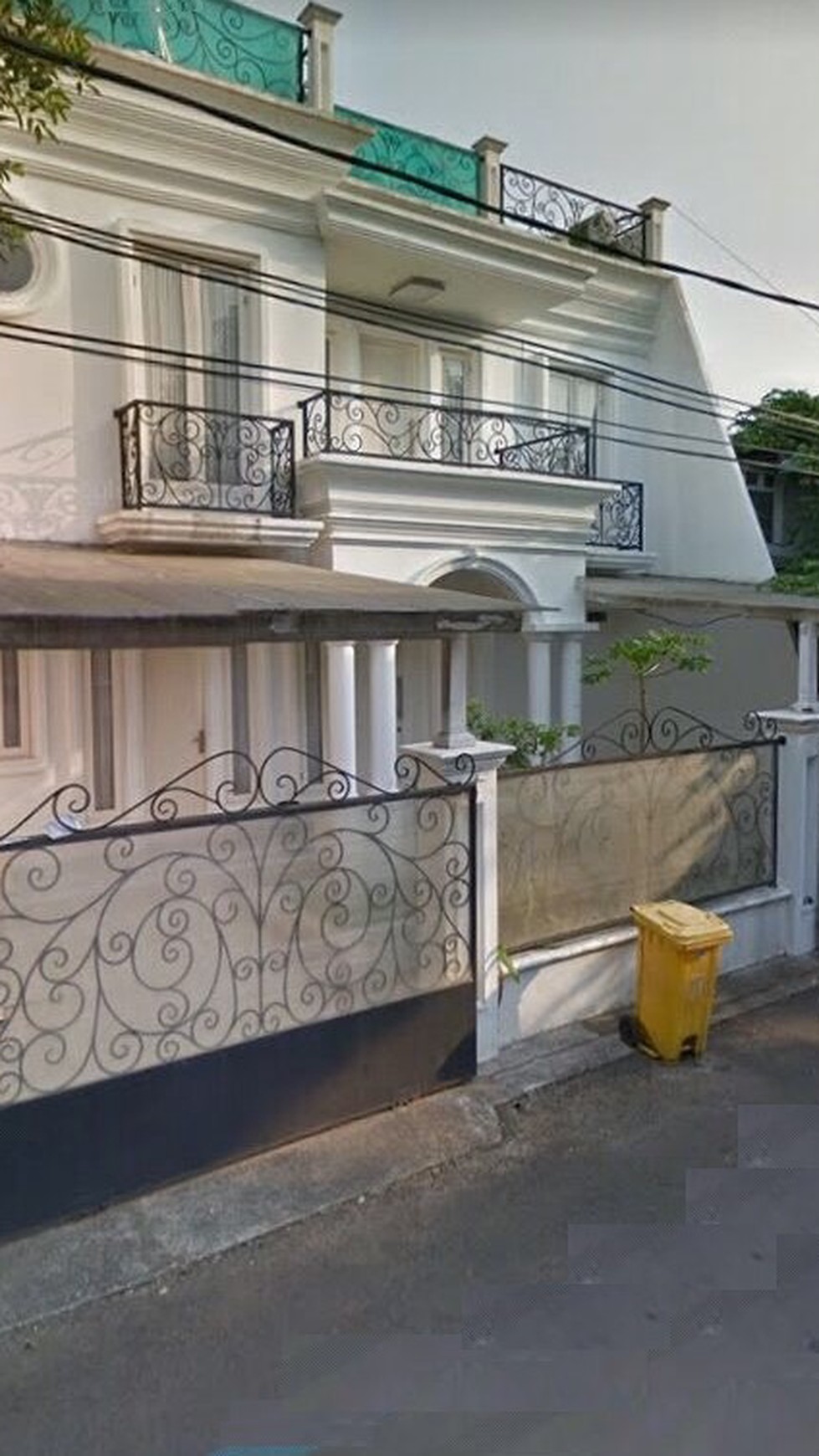 Rumah bagus siap huni di mertilang bintaro sektor 9