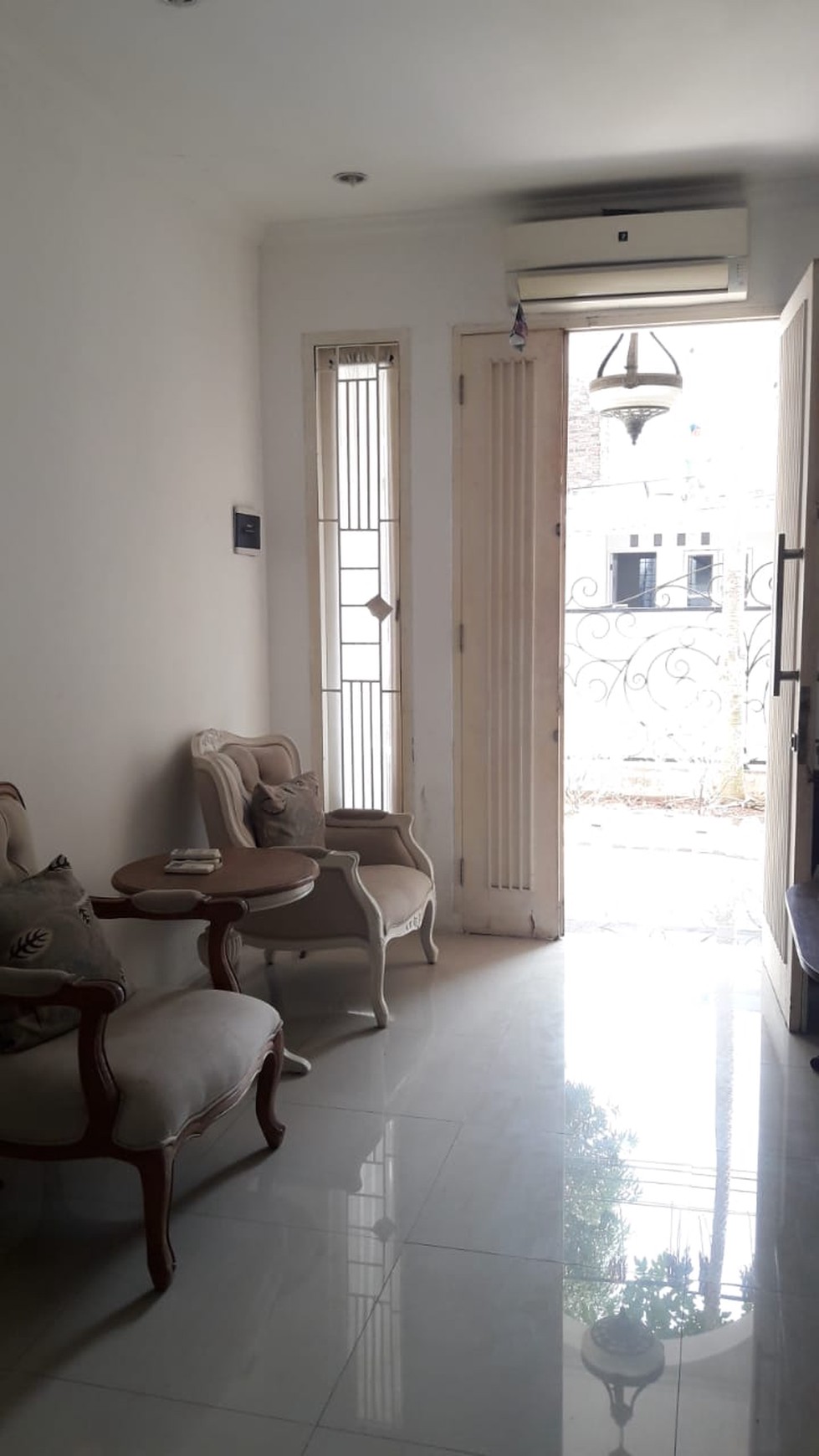 Rumah bagus siap huni di mertilang bintaro sektor 9