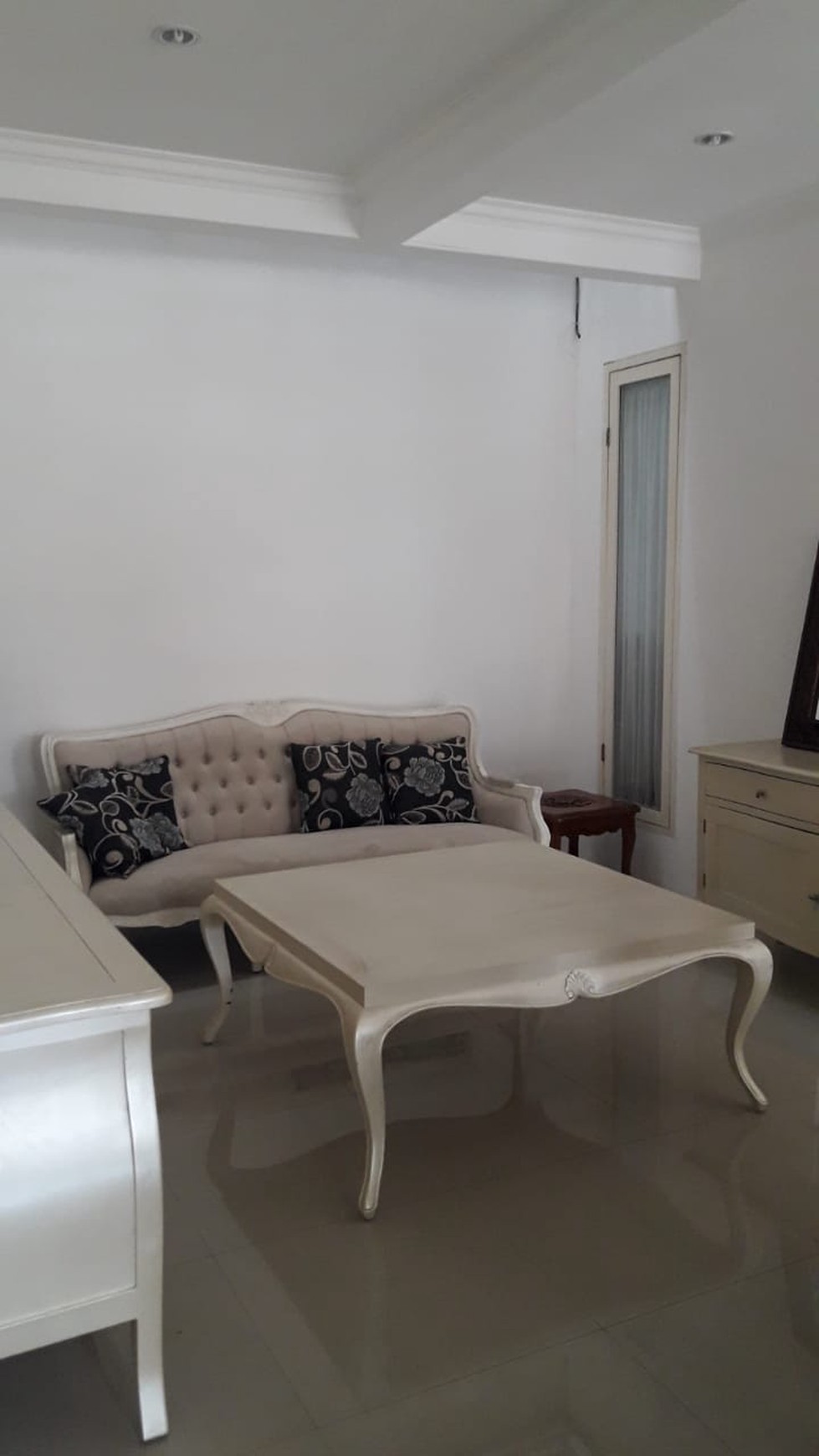 Rumah bagus siap huni di mertilang bintaro sektor 9