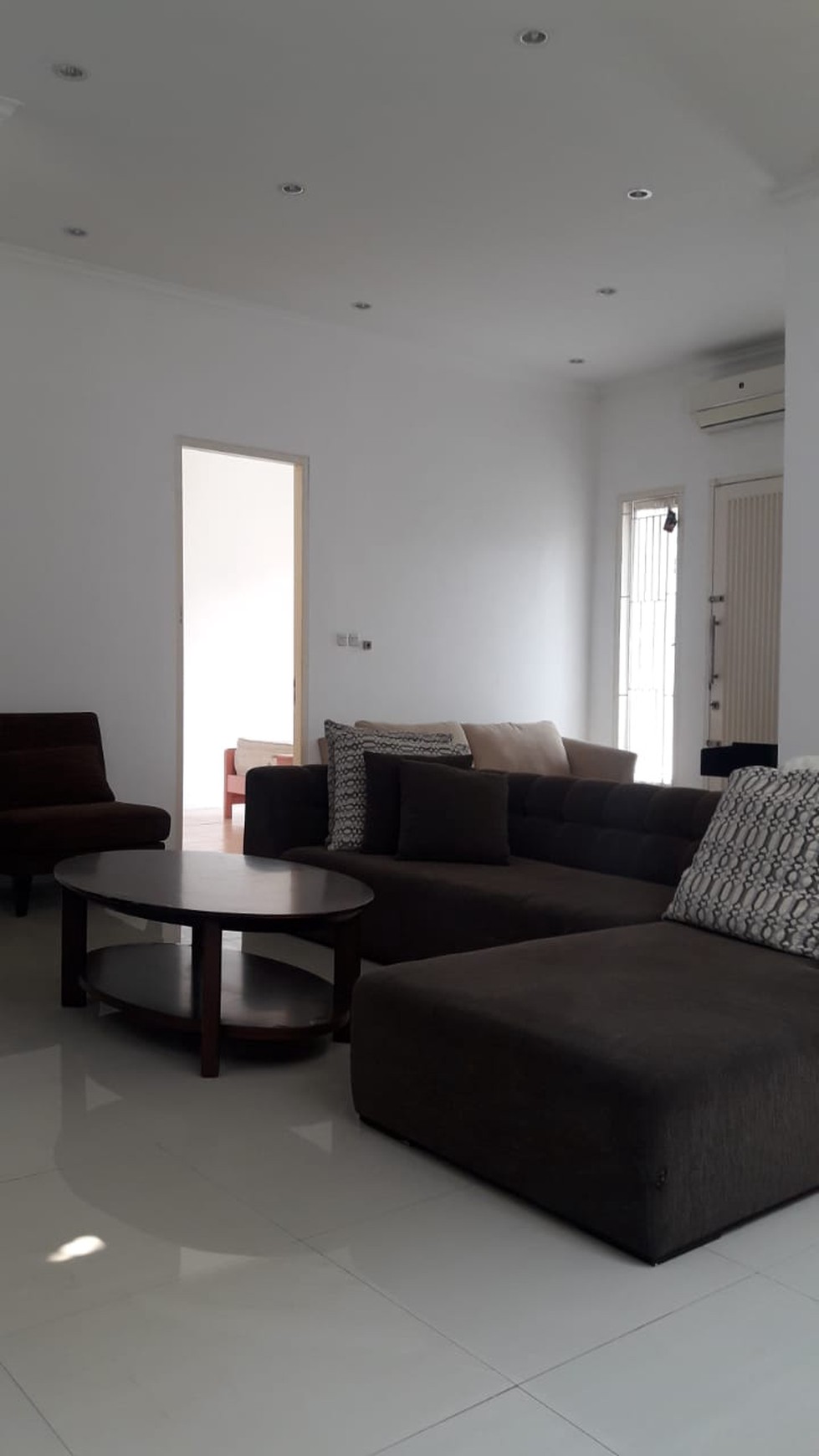 Rumah bagus siap huni di mertilang bintaro sektor 9