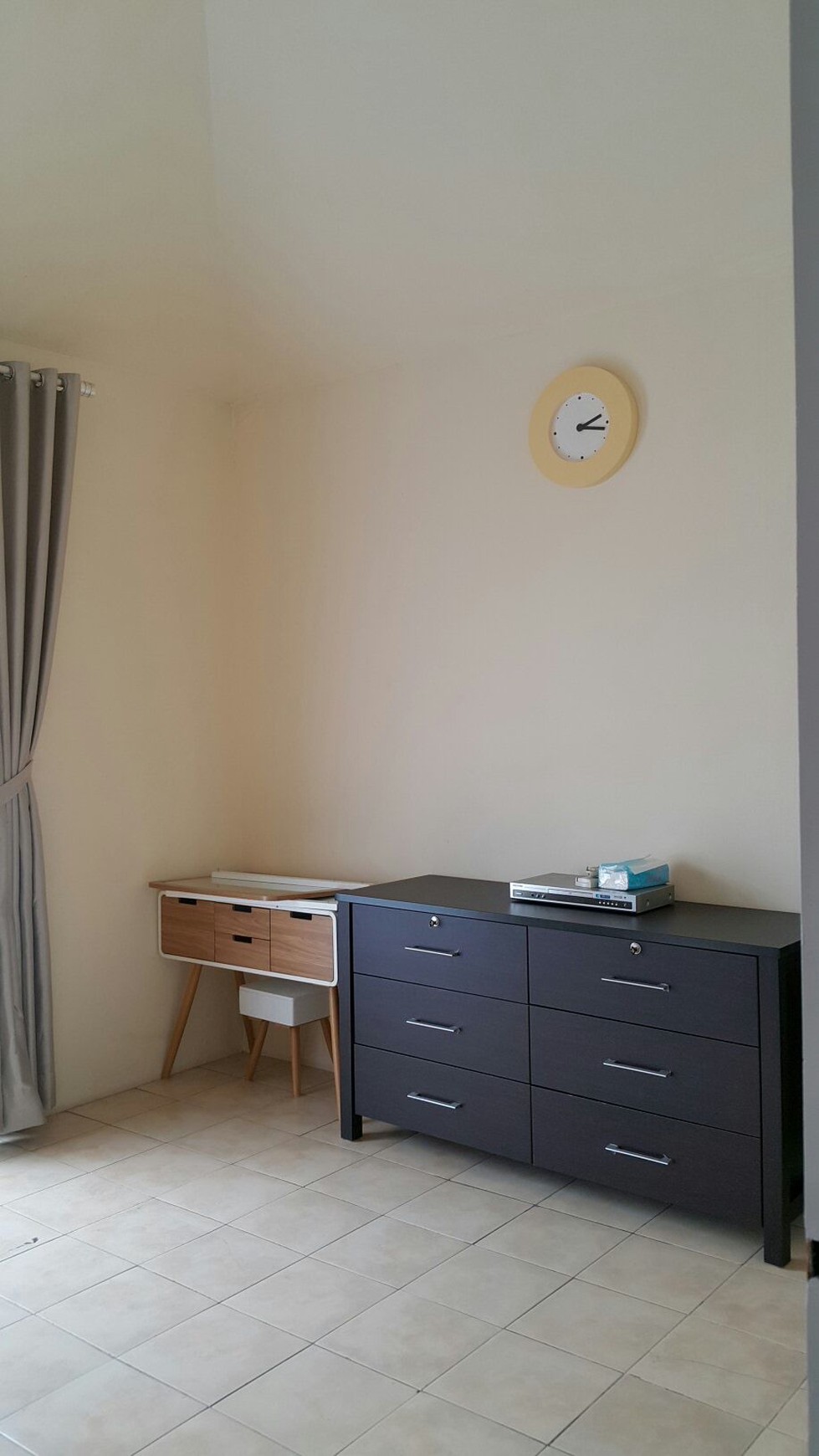 Townhouse di Taman Paris 1 - Lippo Karawaci