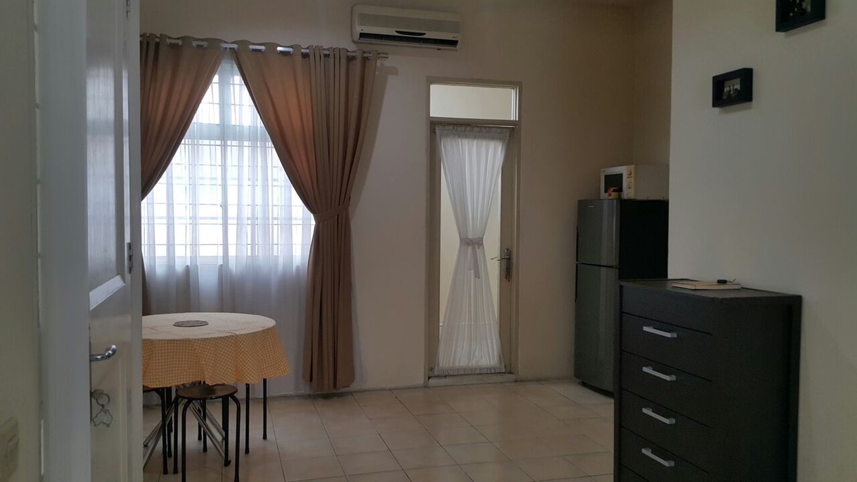 Townhouse di Taman Paris 1 - Lippo Karawaci