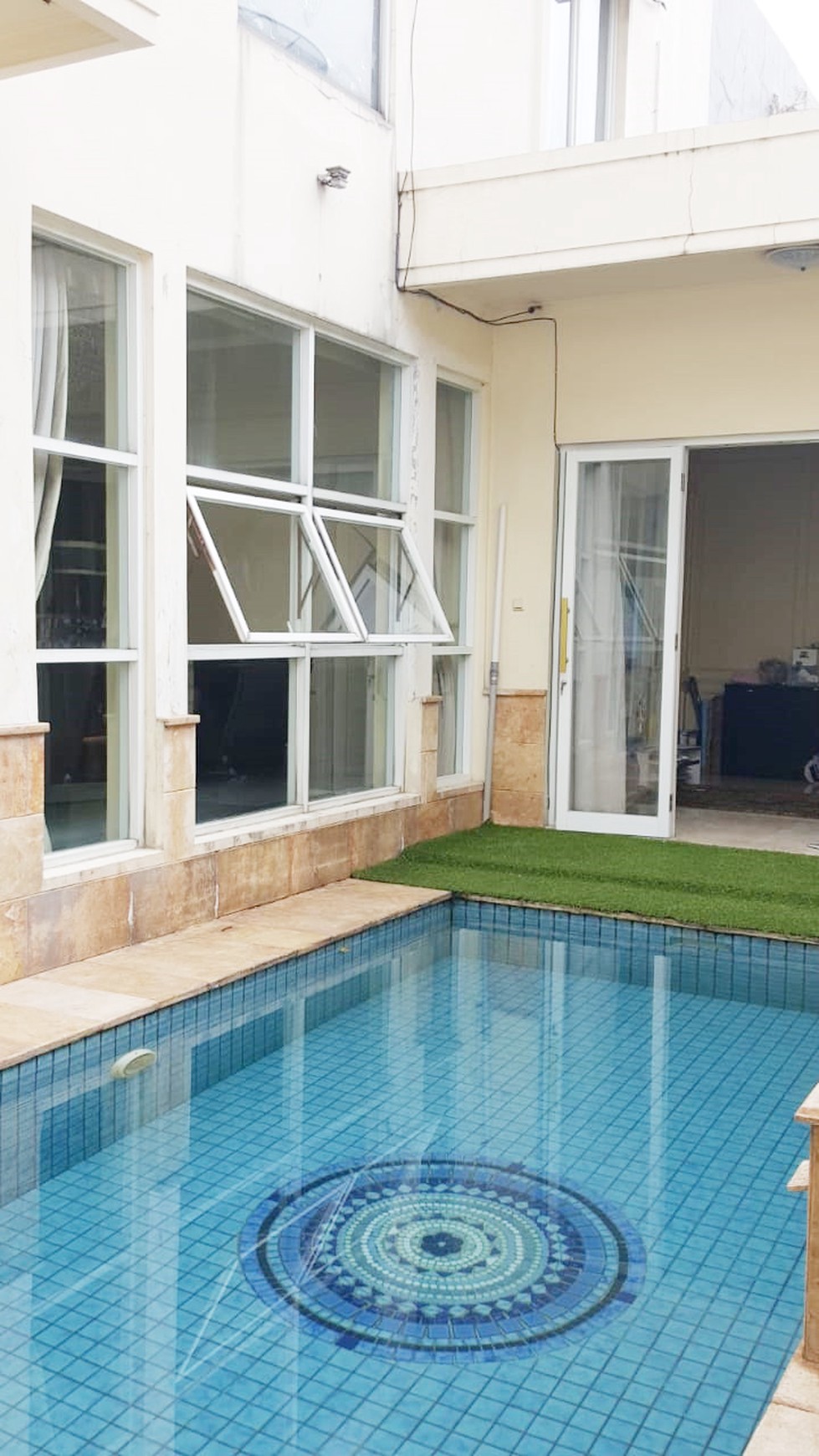 Rumah Murah Cantik dengan Private Pool di Kawasan Kemang, Jakarta Selatan