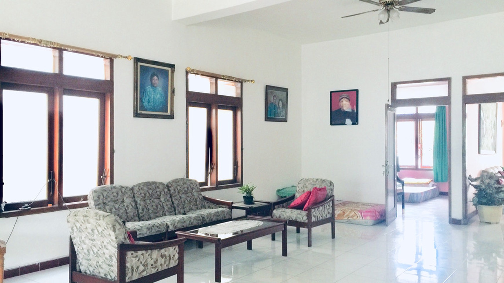 RUMAH TINGGAL DENGAN BANGUNAN MEGAH, DI JL BIMO NOGOTIRTO