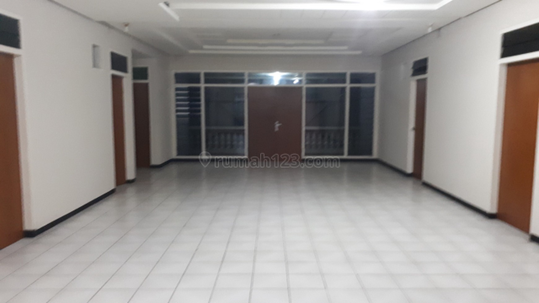 Gedung Kusuma Bangsa strategis