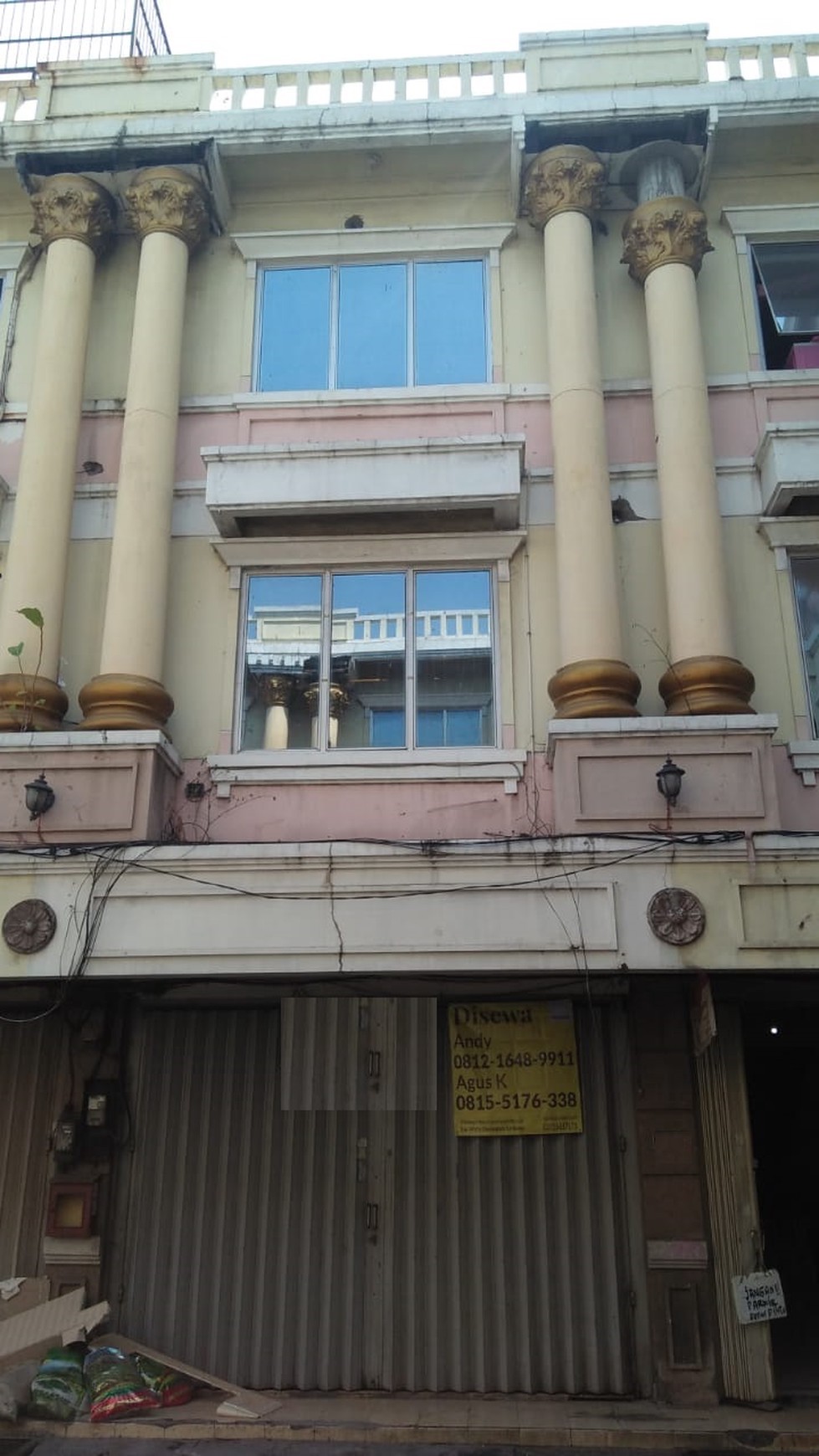 Ruko 3 lantai Strategis Jalan Pasar Kembang